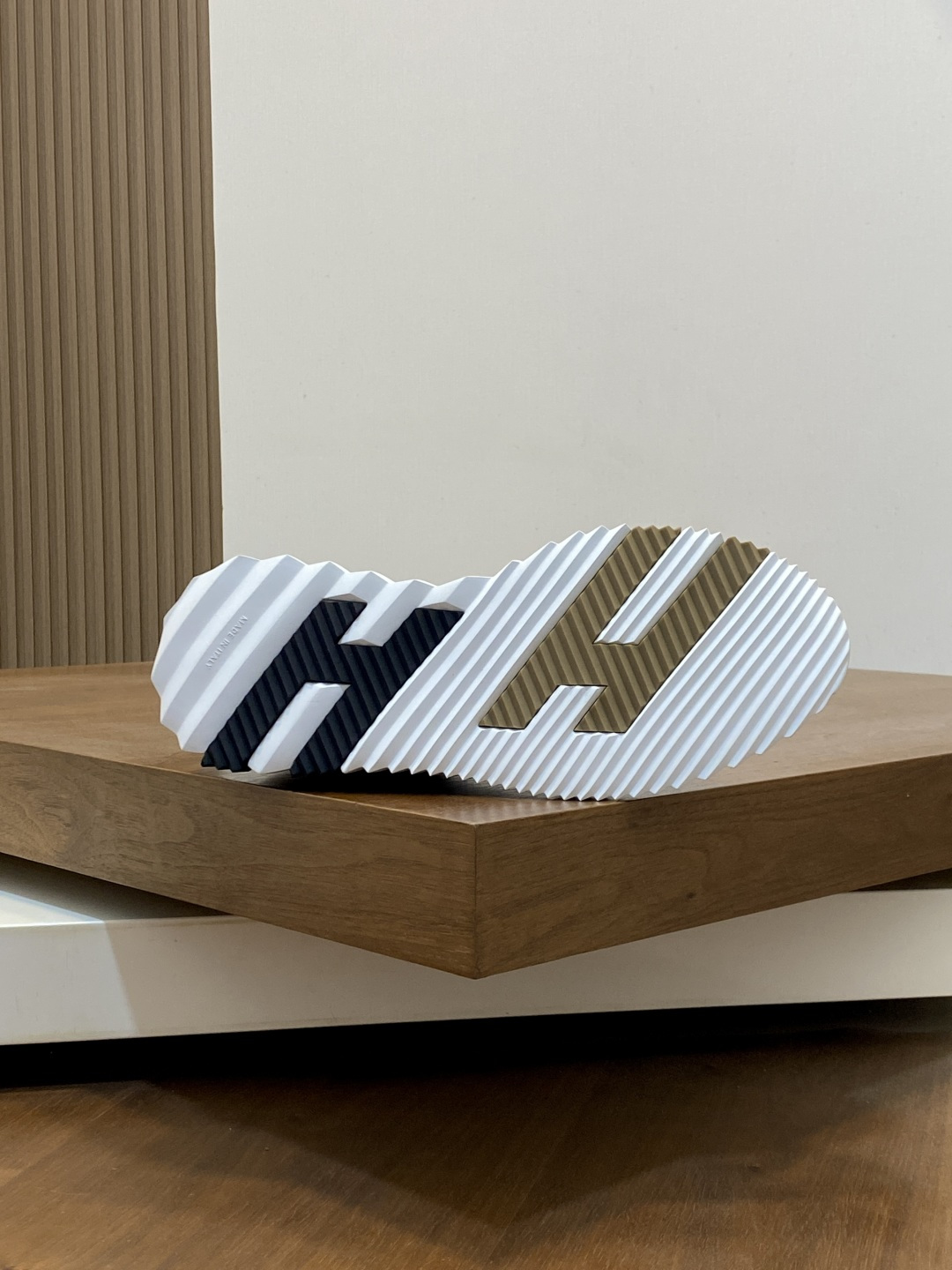 [Hermes] 에르메스 바운싱(Bouncing) 프리미엄 카프스킨 & 고트스킨 스니커즈 신발