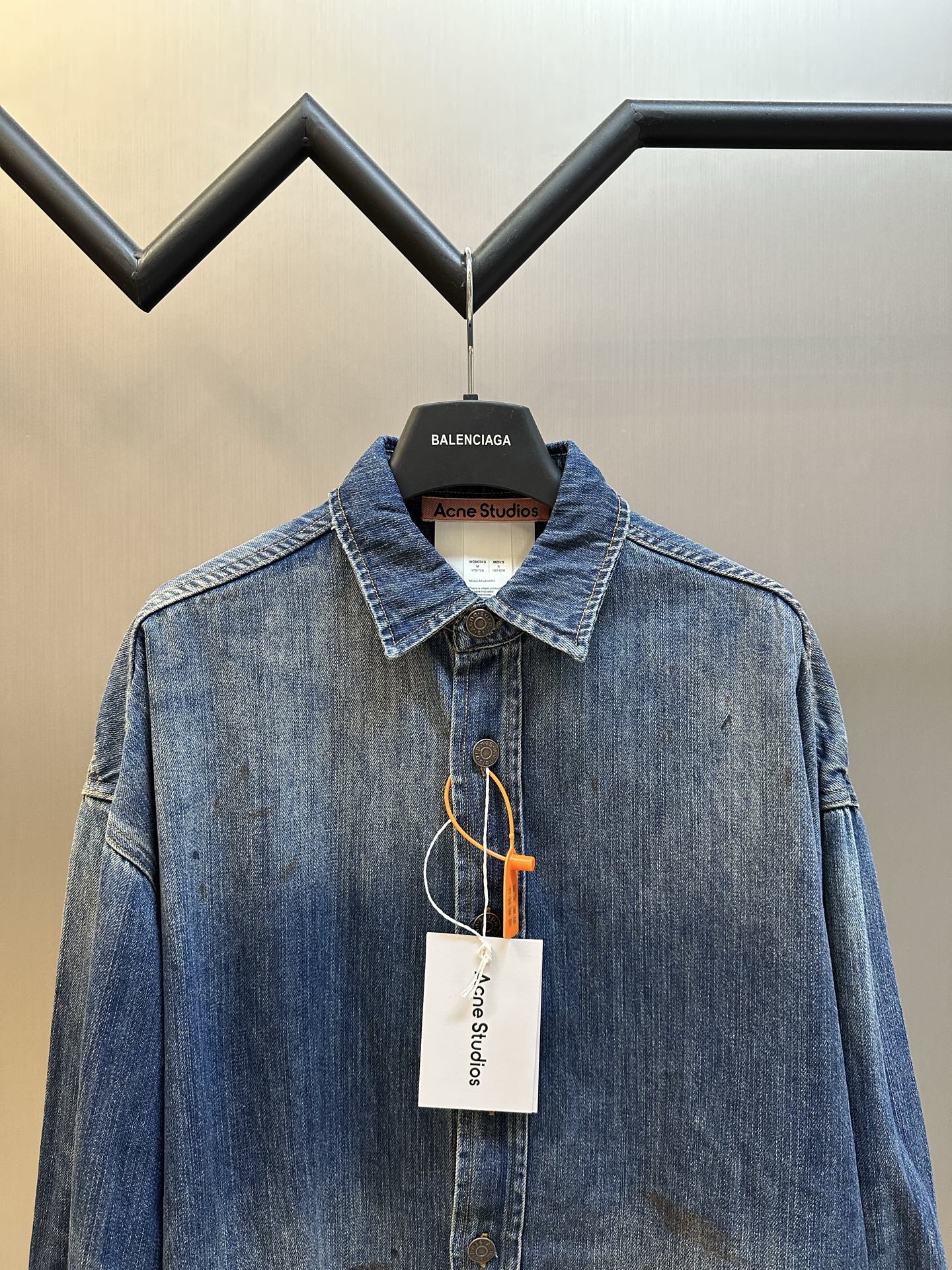 아크네 스튜디오(ACNE STUDIOS) 페인팅 워싱 데님 셔츠 의류