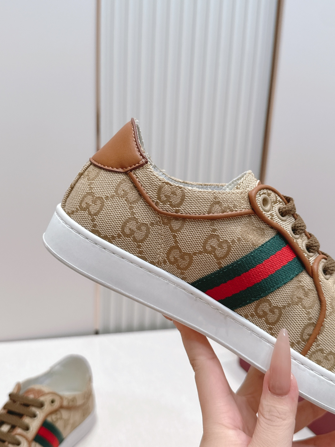 구찌(GUCCI) 커플 스트레치 빈티지 스니커즈 신발