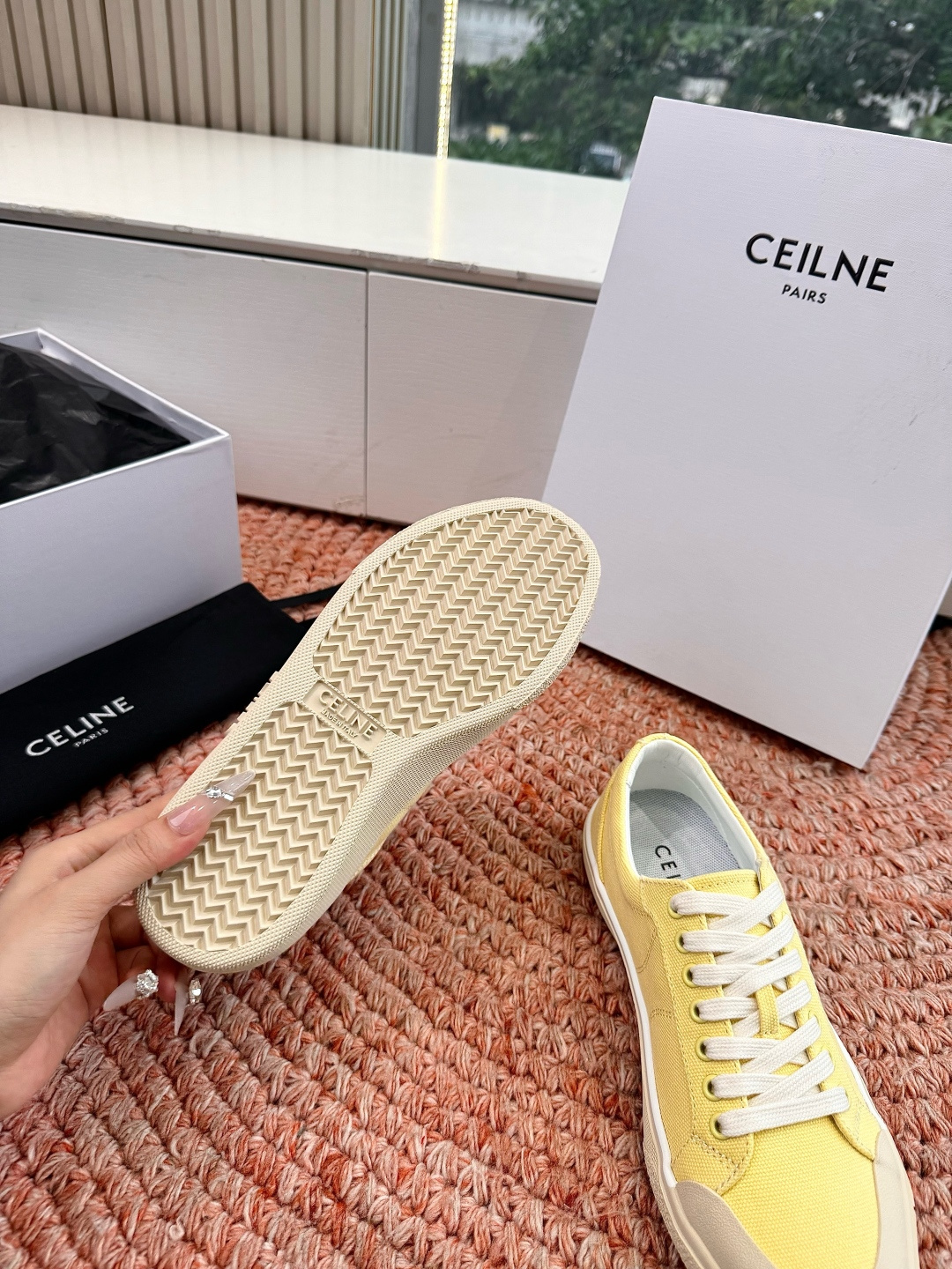 셀린느(CELINE) 트리오페 로고 스니커즈 신발