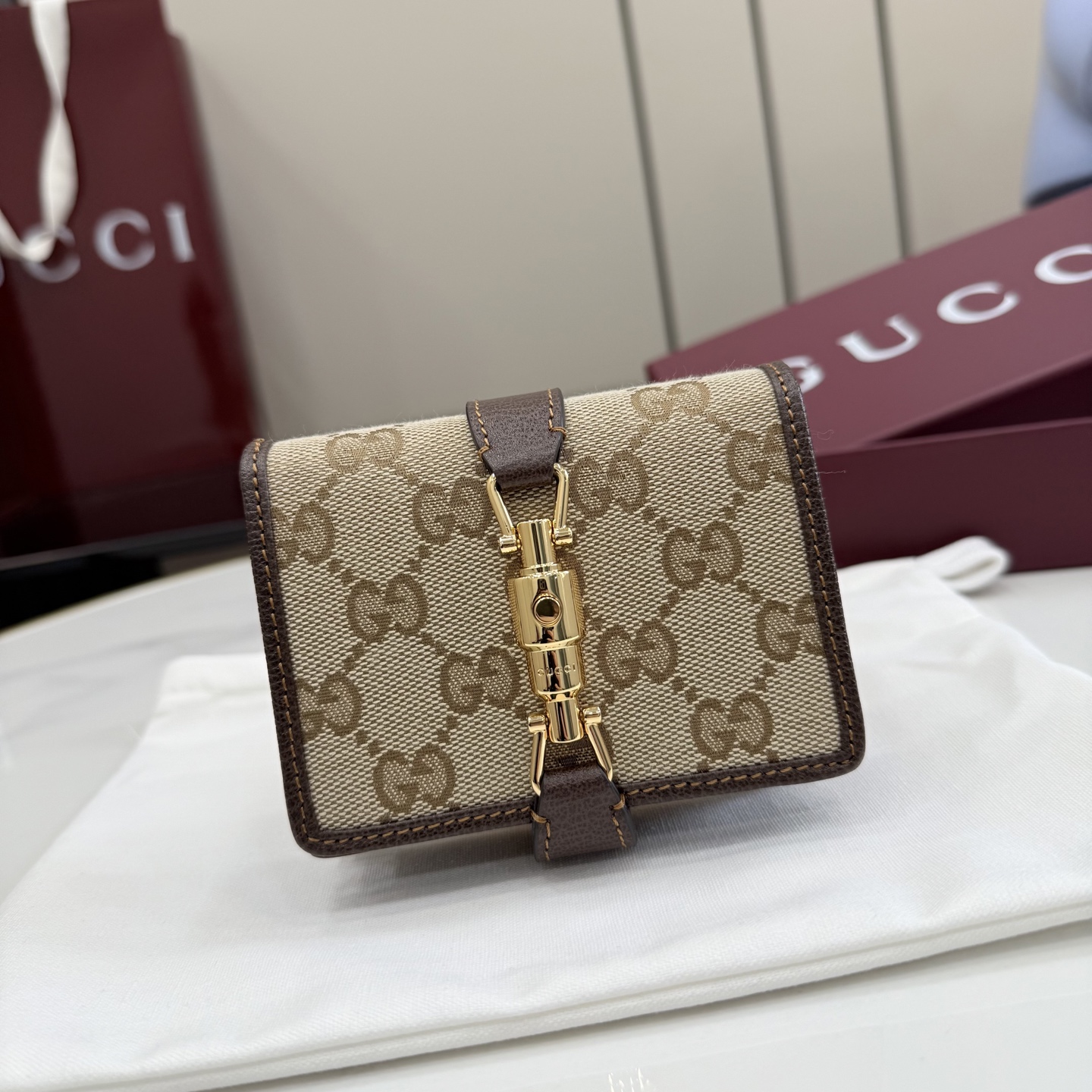 [Gucci] 구찌 26SS Jackie 재키 1961 GG 캔버스 중지갑 (샌드/브라운)