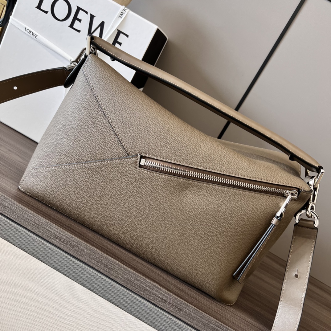 Loewe Puzzle Edge 로에베 퍼즐 라지 백 가방