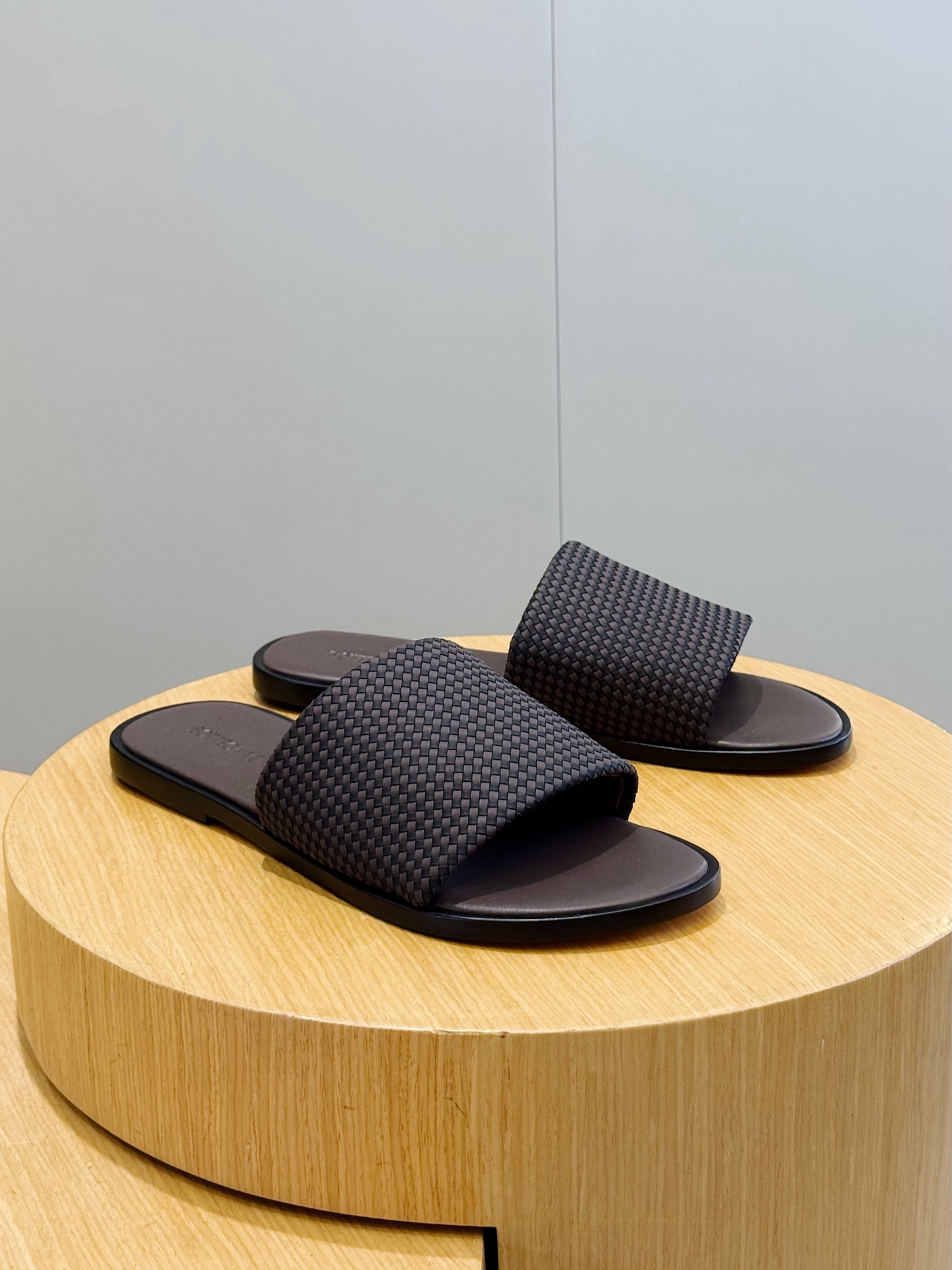 [Bottega Veneta] BV 보테가 베네타 맨즈 웨이브 레더 슬라이드 슬리퍼 신발