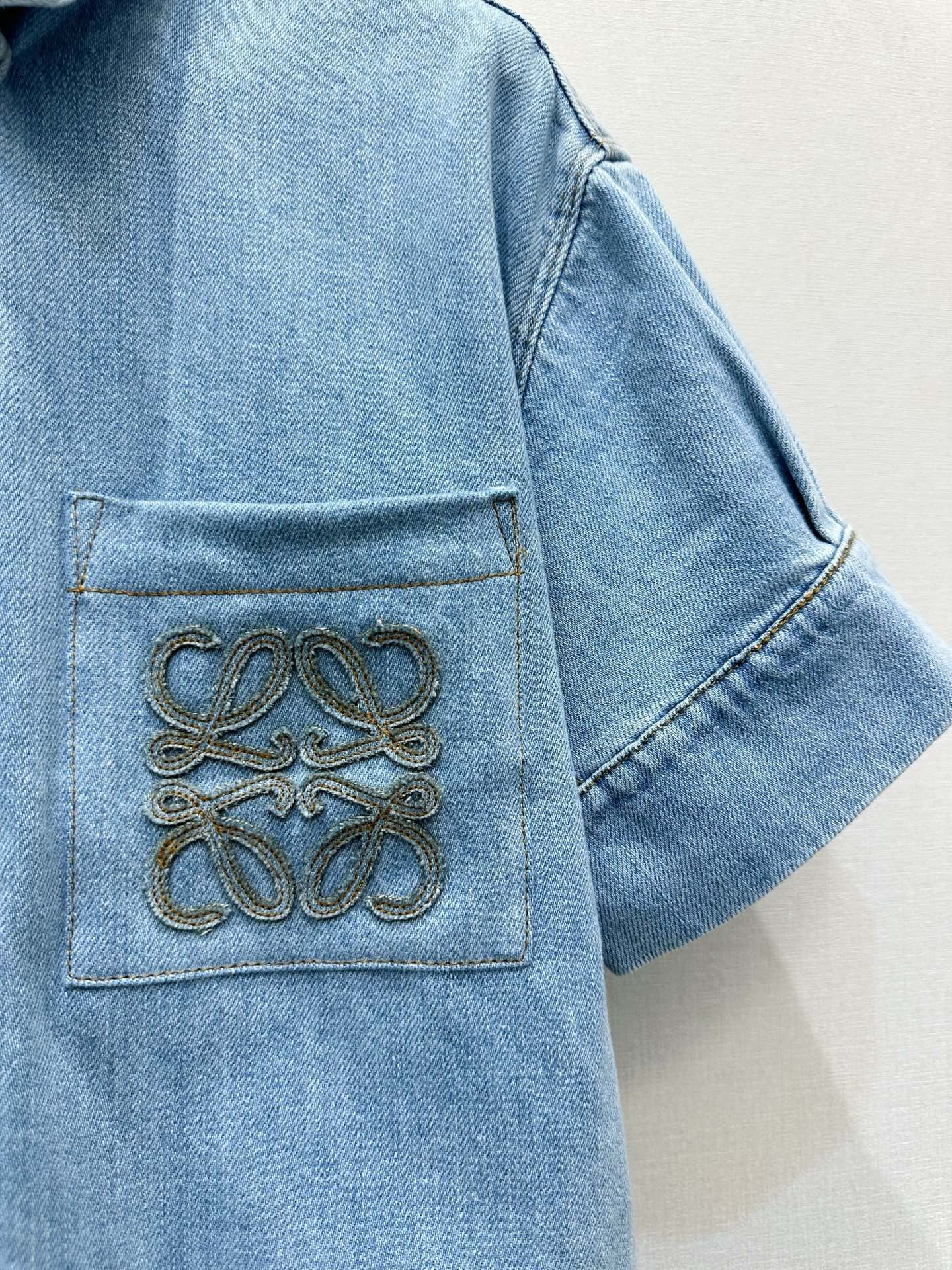 로에베(LOEWE) 아나그램 자수 반팔 데님 셔츠 의류