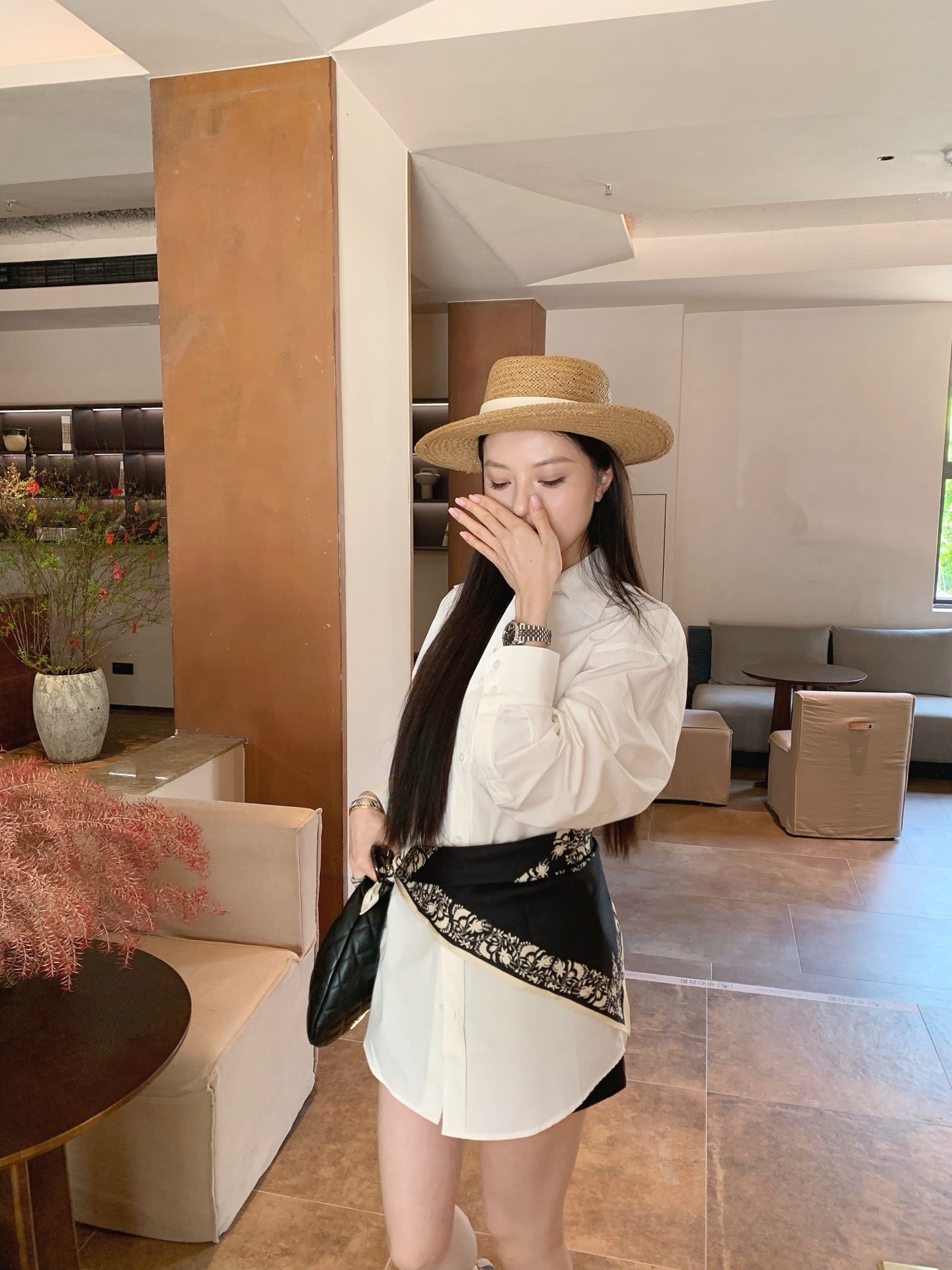 [Saint Laurent] YSL 생로랑 미니 자수 로고 클래식 화이트 셔츠 의류