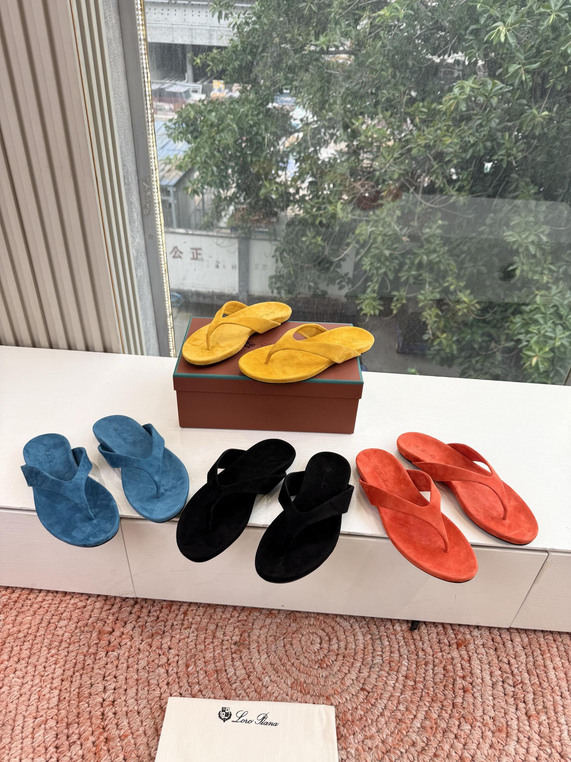 로로피아나(LORO PIANA) 잉글리시 플립플랍 쪼리 신발