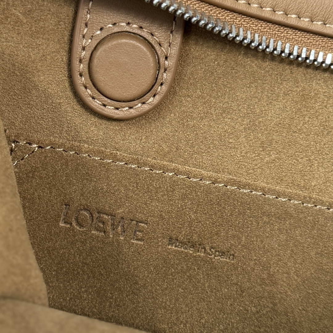Loewe 로에베 아마조나(Amazona) 180 미디엄 소프트 레더 백 가방