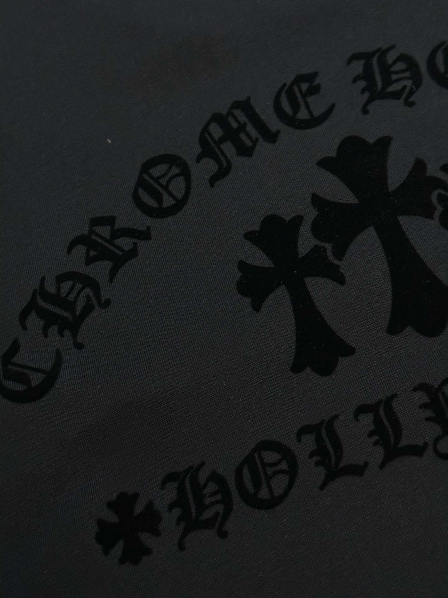 크롬하츠(CHROME HEARTS) 플로킹 크로스 긴팔 티셔츠 상의 의류