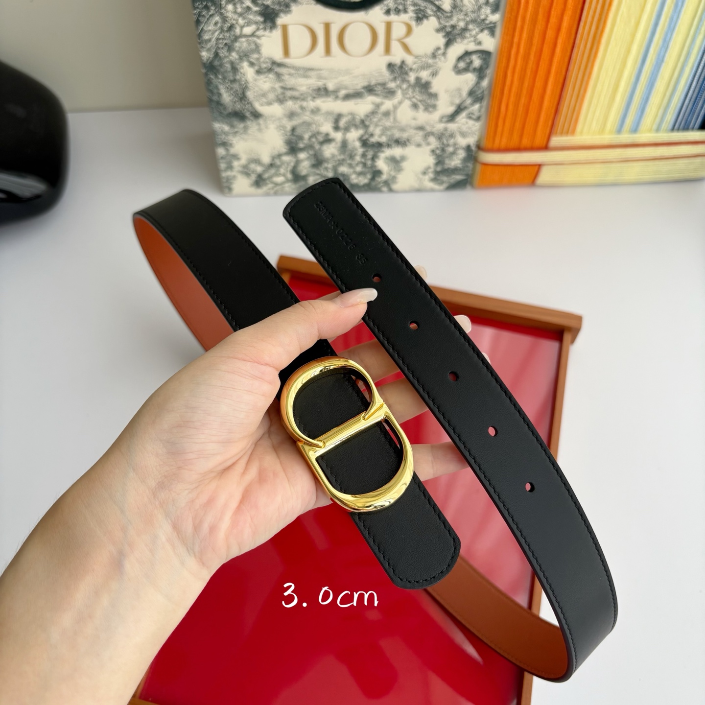 디올(DIOR) 리버서블 카프스킨 메탈 버클 벨트
