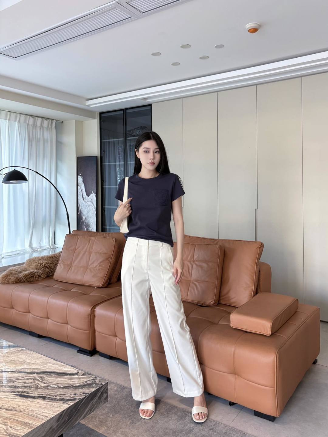 [Hermes] 에르메스 26SS 크롭 슬림핏 반팔 티셔츠 의류