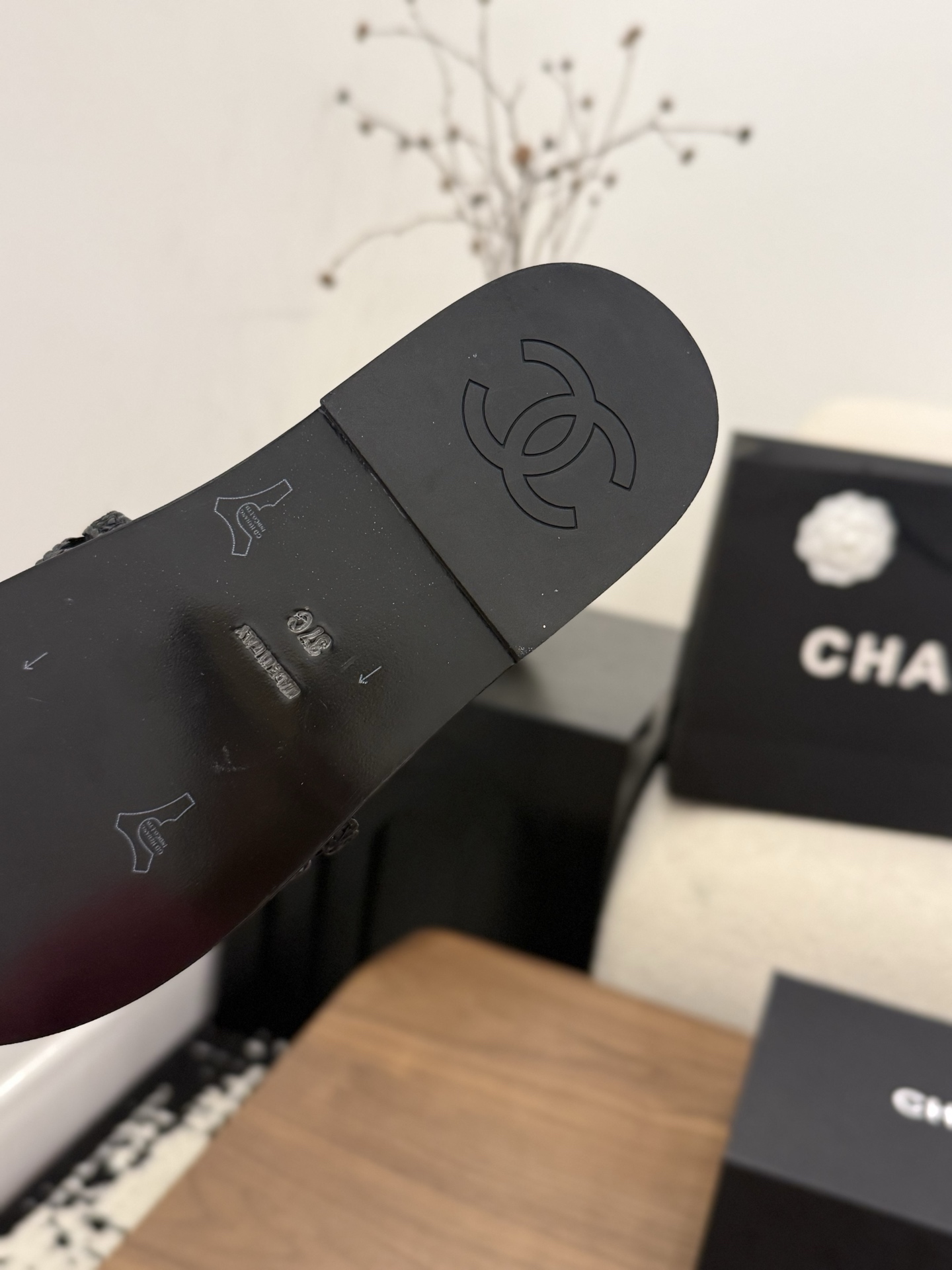 샤넬(CHANEL) 라운드토 플랫 우븐 슬리퍼 신발