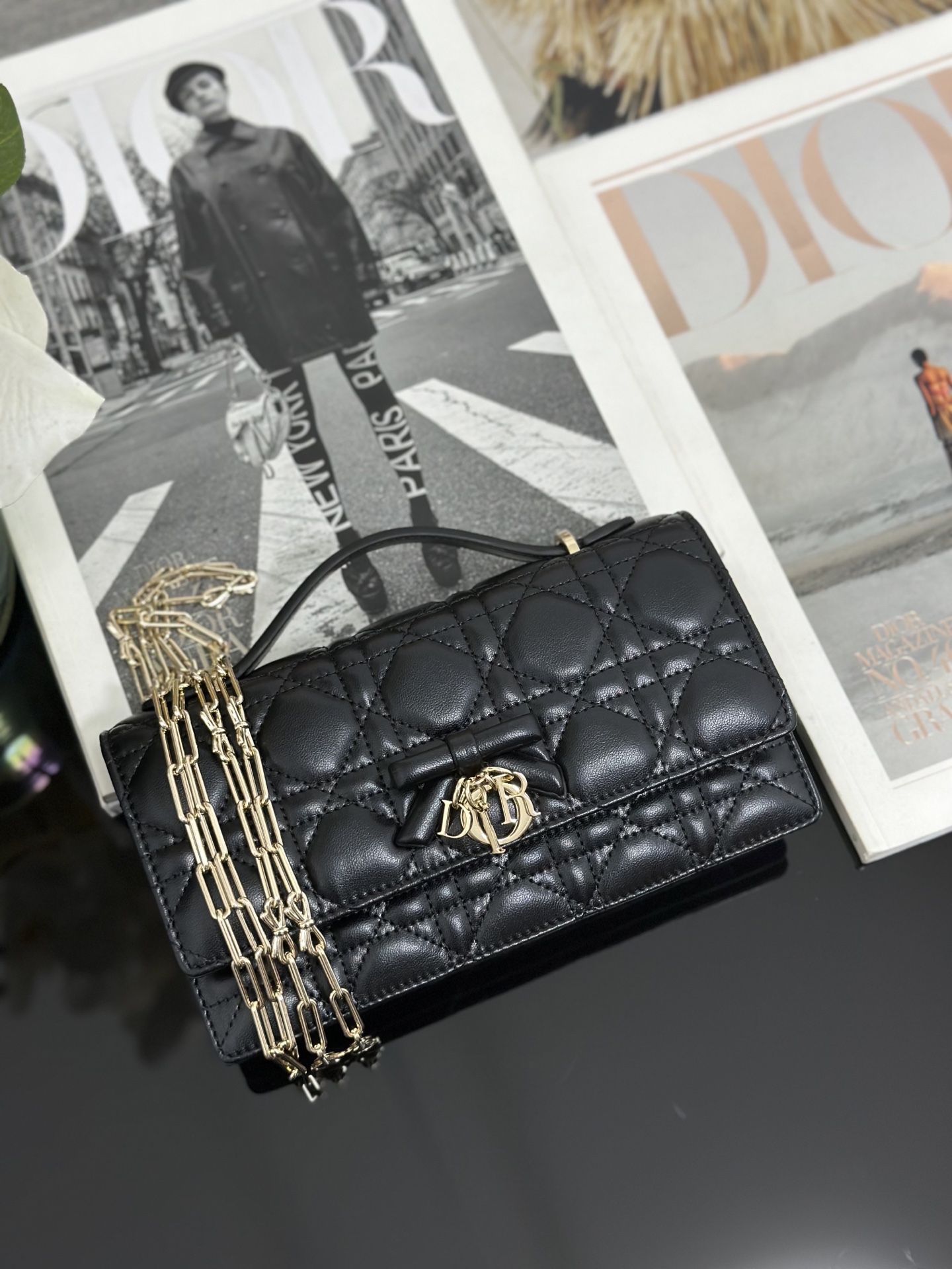 [Dior] 디올 미스 디올(Miss Dior) 보우 램스킨 탑핸들 체인 파우치 (WOC) 가방