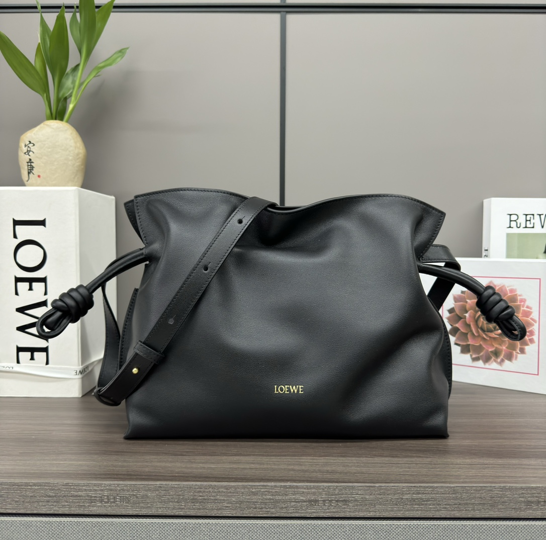 LOEWE 로에베 Flamenco 플라멩코 나파 카프스킨 숄더/클러치백 (미디엄) 가방 / 262386