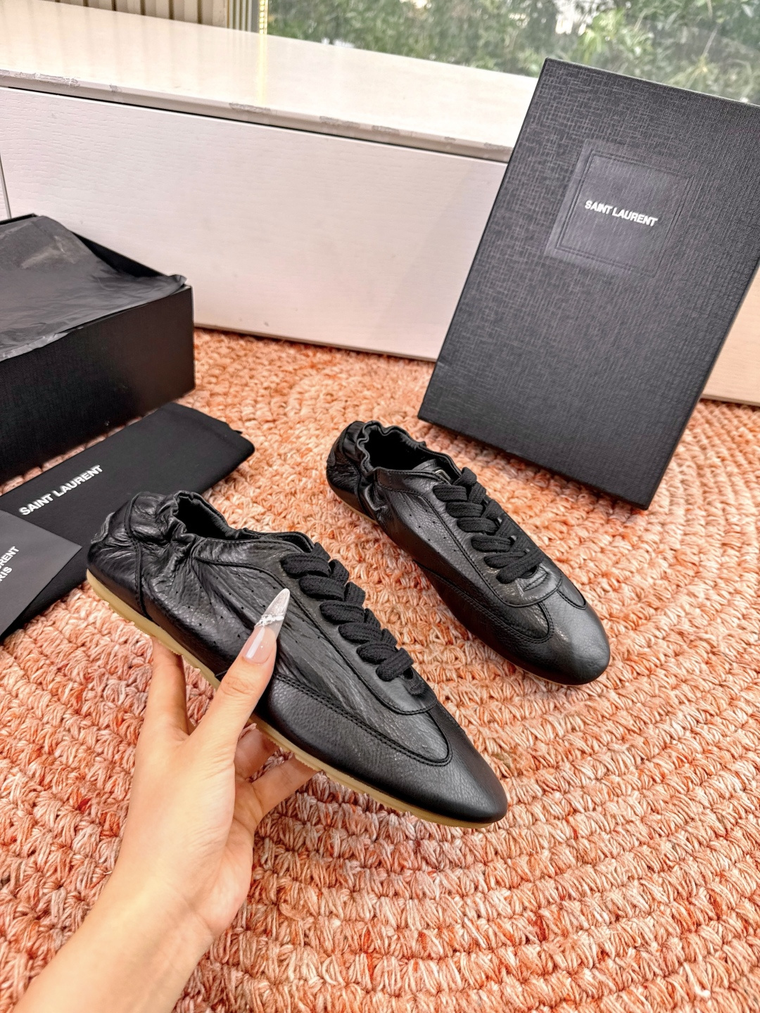 생로랑(YSL) 투웨이 플랫 스니커즈 신발