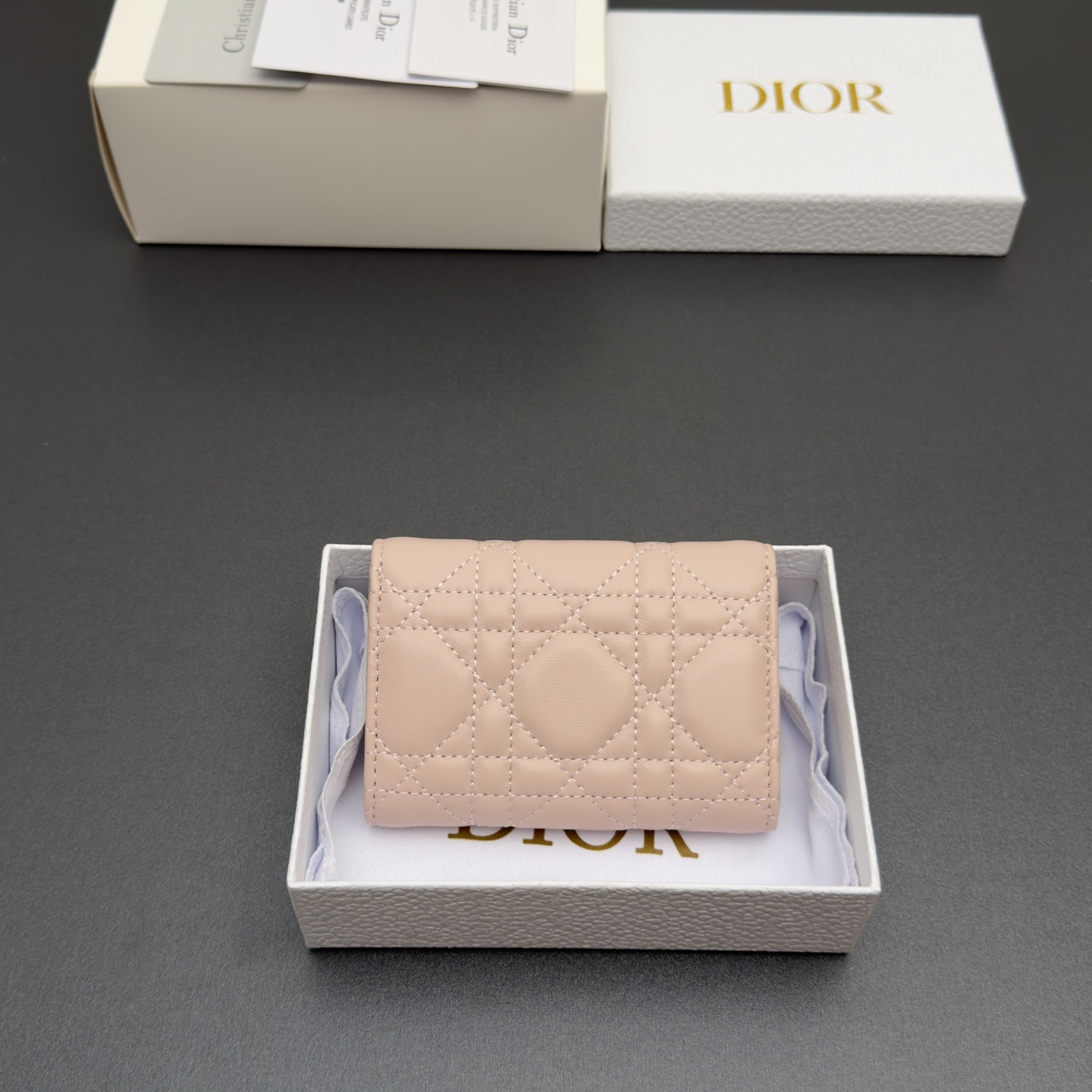 [Dior] 디올 Lady Freesia 레이디 프리지아 까나쥬 램스킨 지퍼 미니 지갑 / S2607