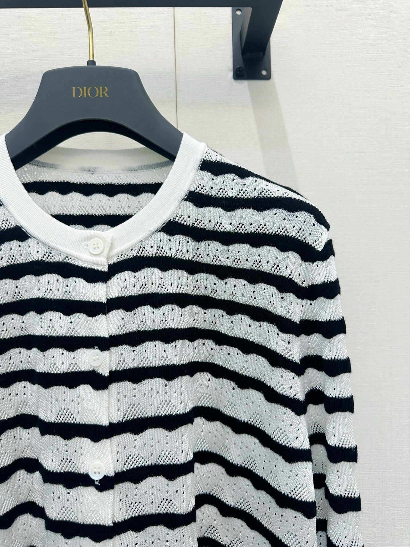 디올(DIOR) 다이아 펀칭 니트 가디건 의류