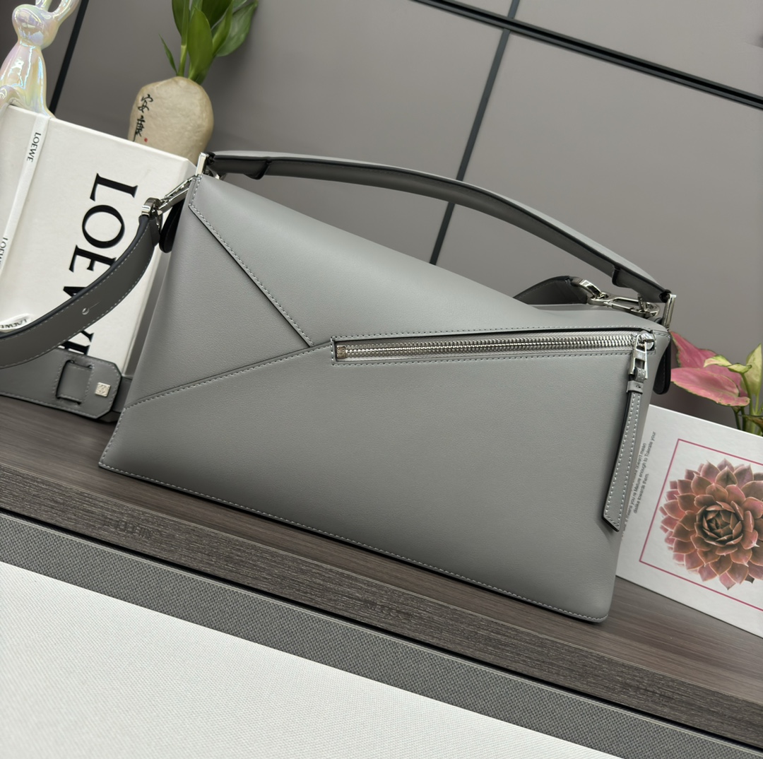 Loewe Puzzle Edge 로에베 퍼즐 라지 백 가방