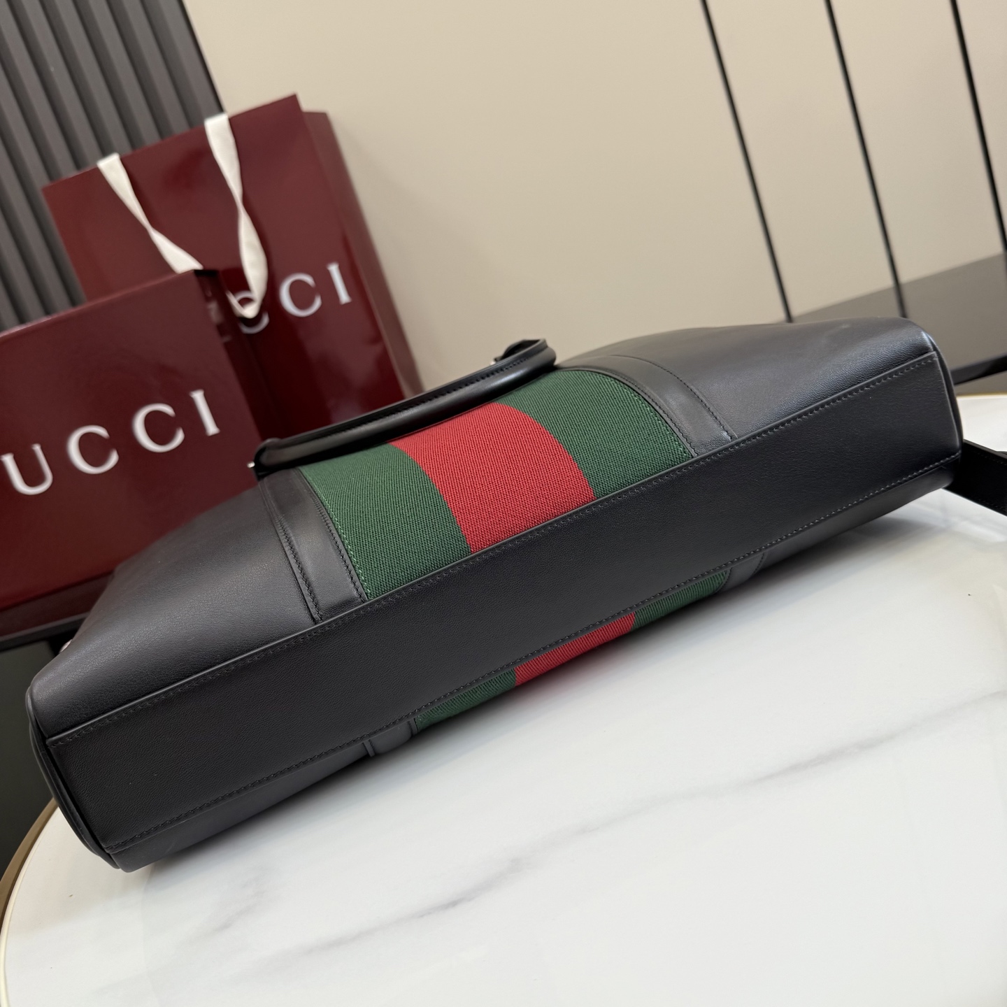 GUCCI 구찌 제너레이션(Generation) 레더 브리프케이스/메신저 - 블랙 가방