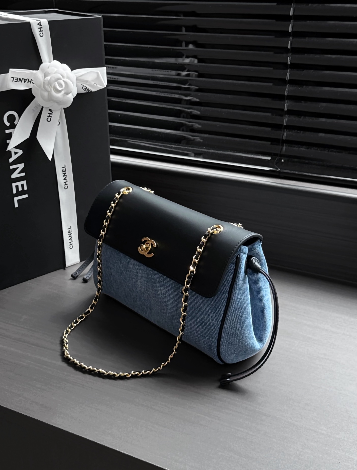 Chanel 26A 샤넬 체인 데님 바게트백 가방