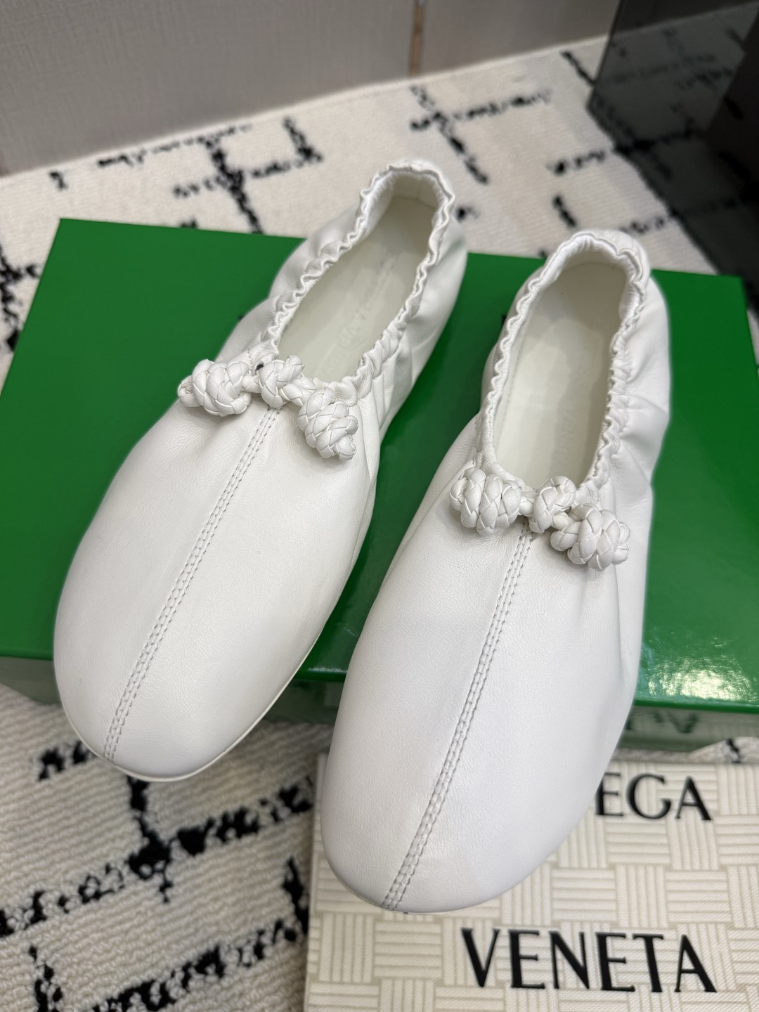 보테가 베네타(BOTTEGA VENETA) 인트레치아토 발레리나 플랫 신발