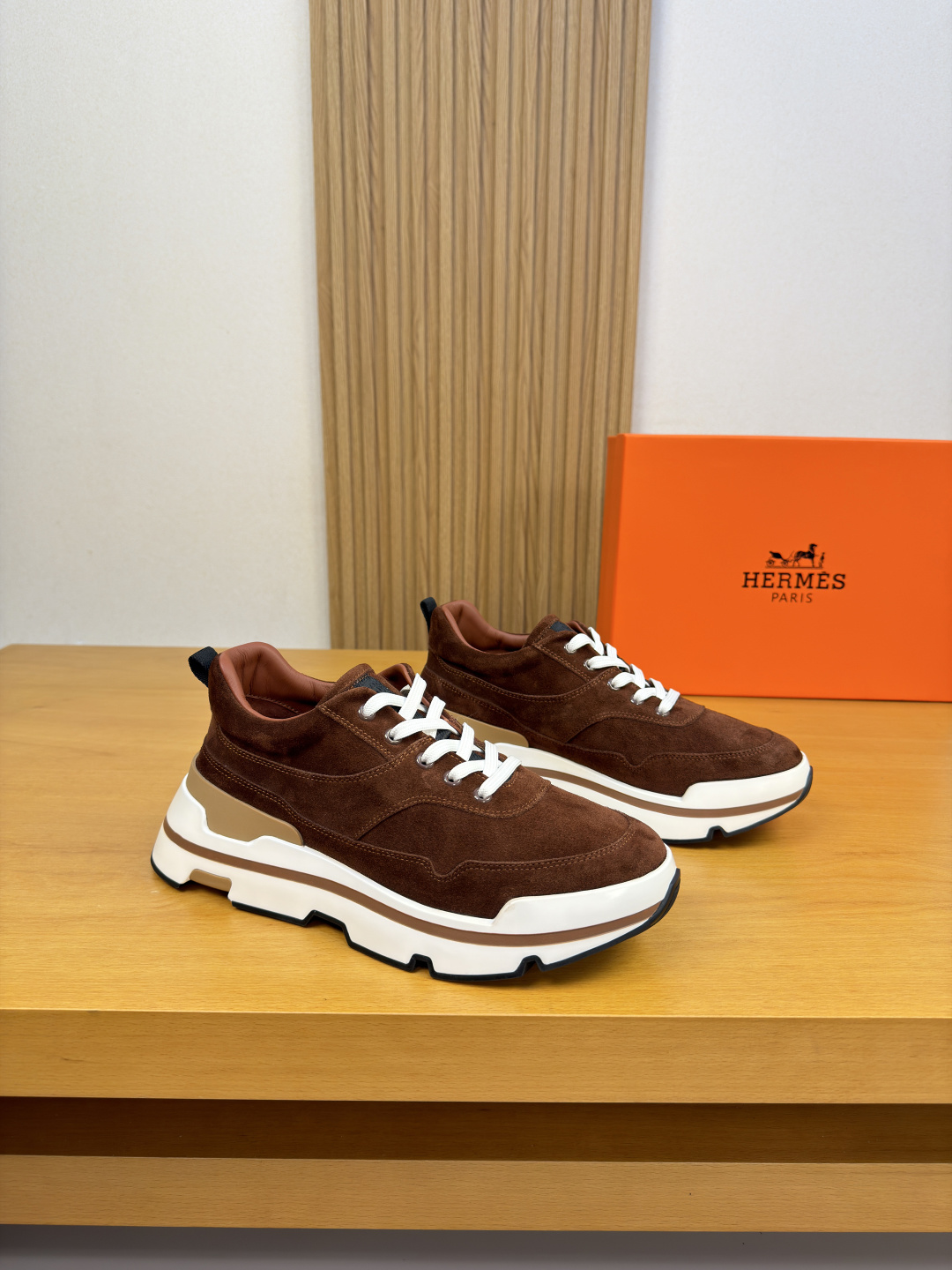 [Hermes] 에르메스 프리미엄 스웨이드 레더 콤비 스니커즈 신발