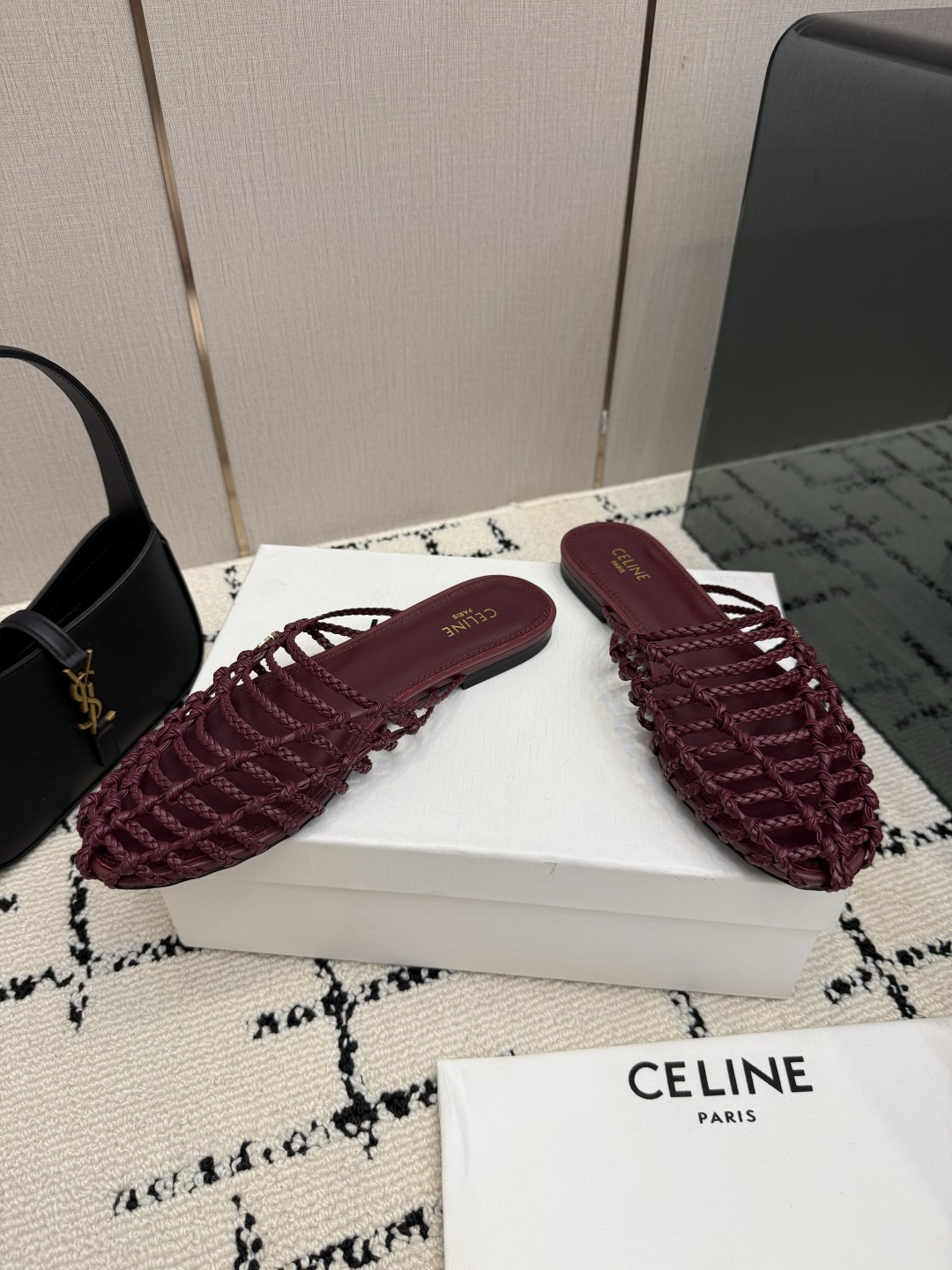 셀린느(CELINE) 트리옹프 위빙 플랫 슬리퍼 신발
