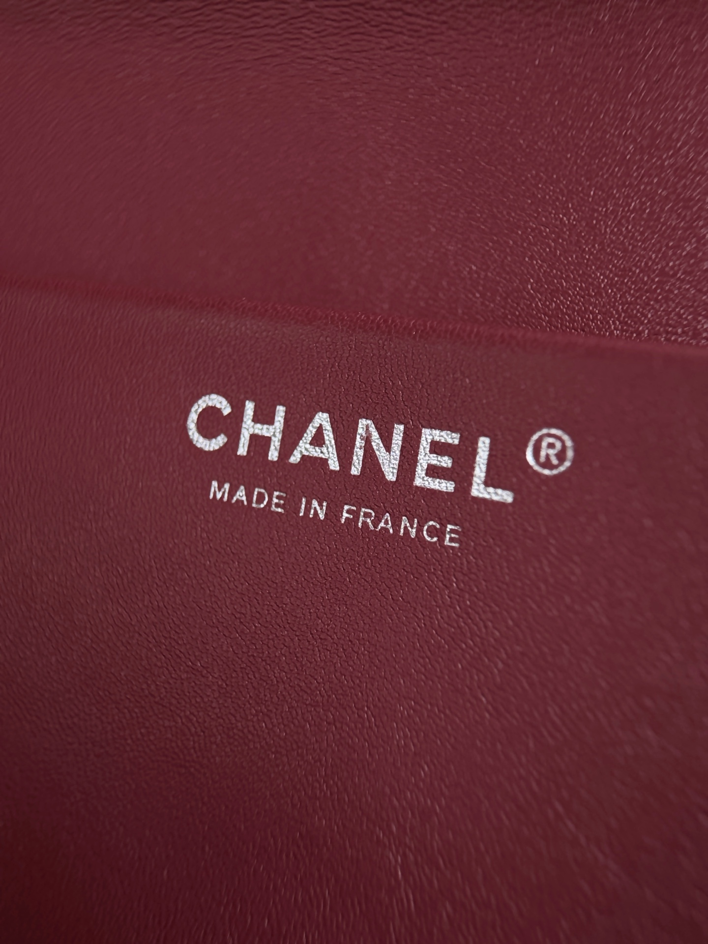 [CHANEL] 샤넬 26S 맥시 플랩 백 가방 AS6233