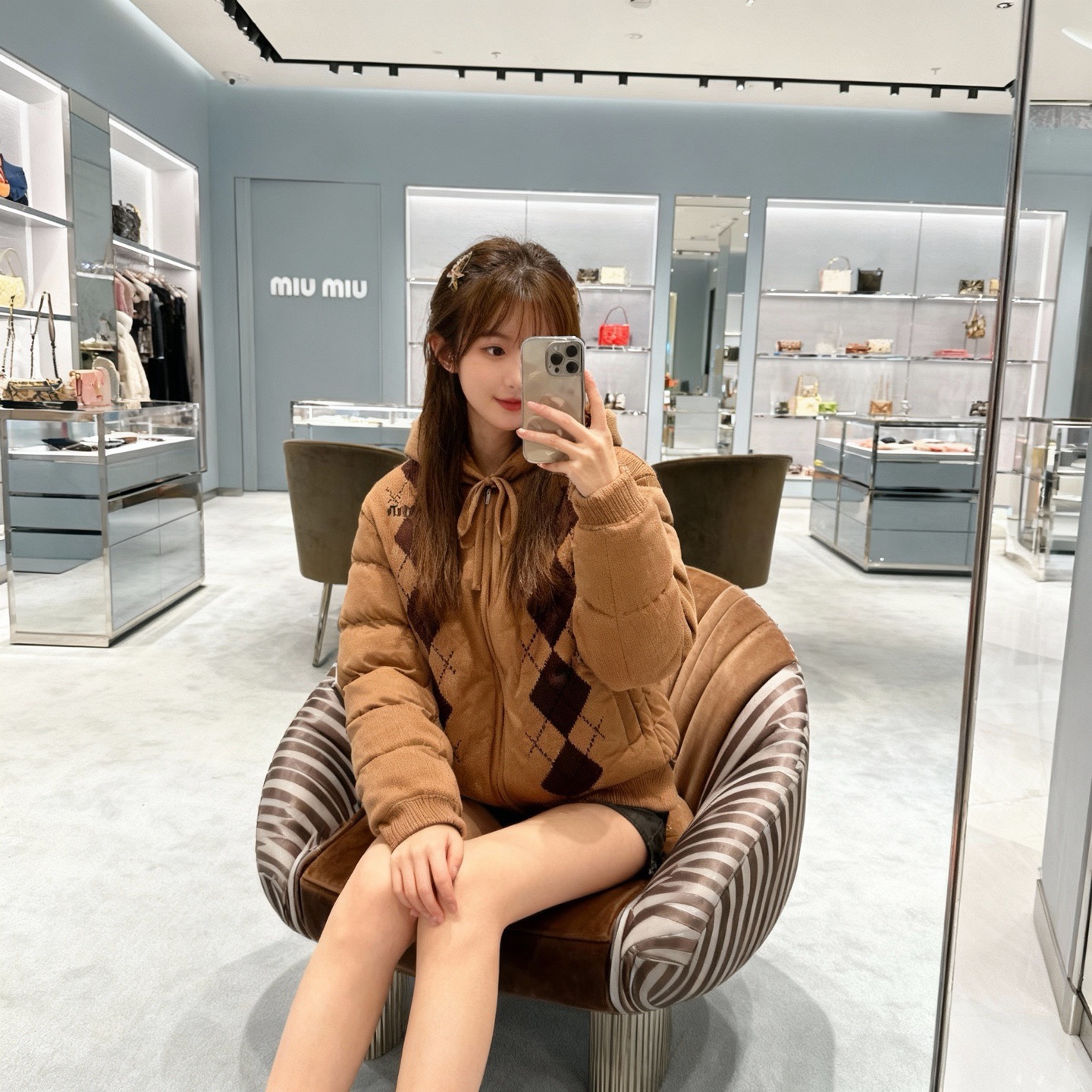 미우미우(MIU MIU) 캐시미어 후드 다운 패딩 재킷 상의 의류