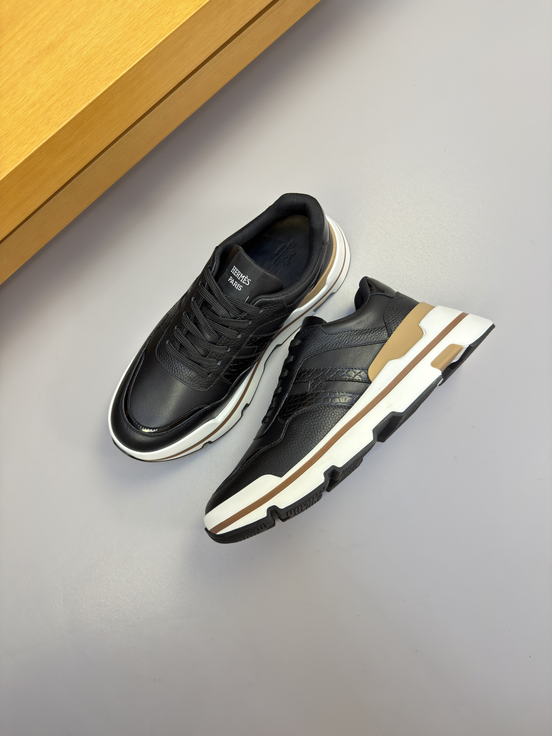 [Hermes] 에르메스 프리미엄 슈링크 & 나파 콤비 스니커즈 신발