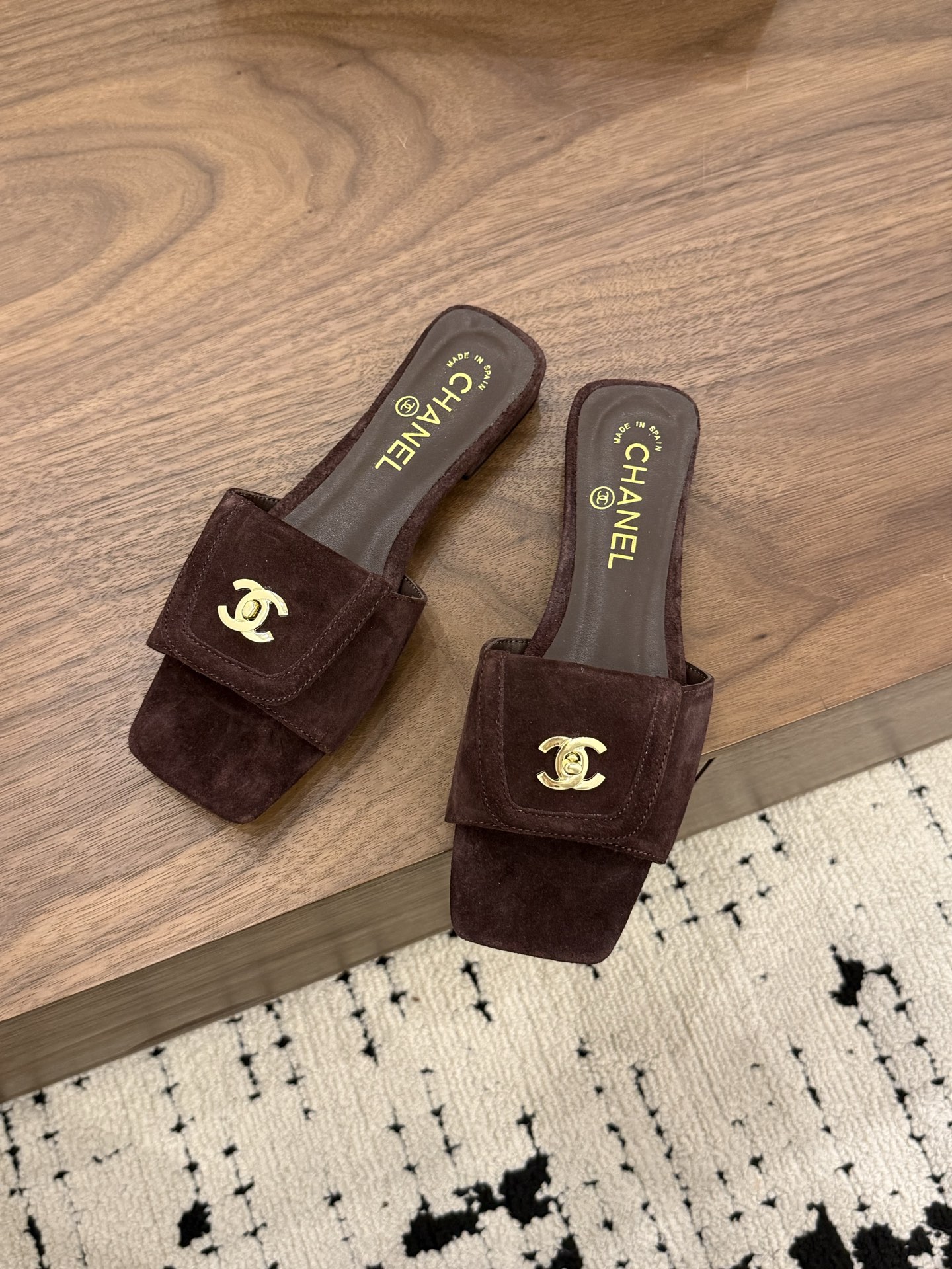 샤넬(CHANEL) 버클 스퀘어토 플랫 슬리퍼 신발