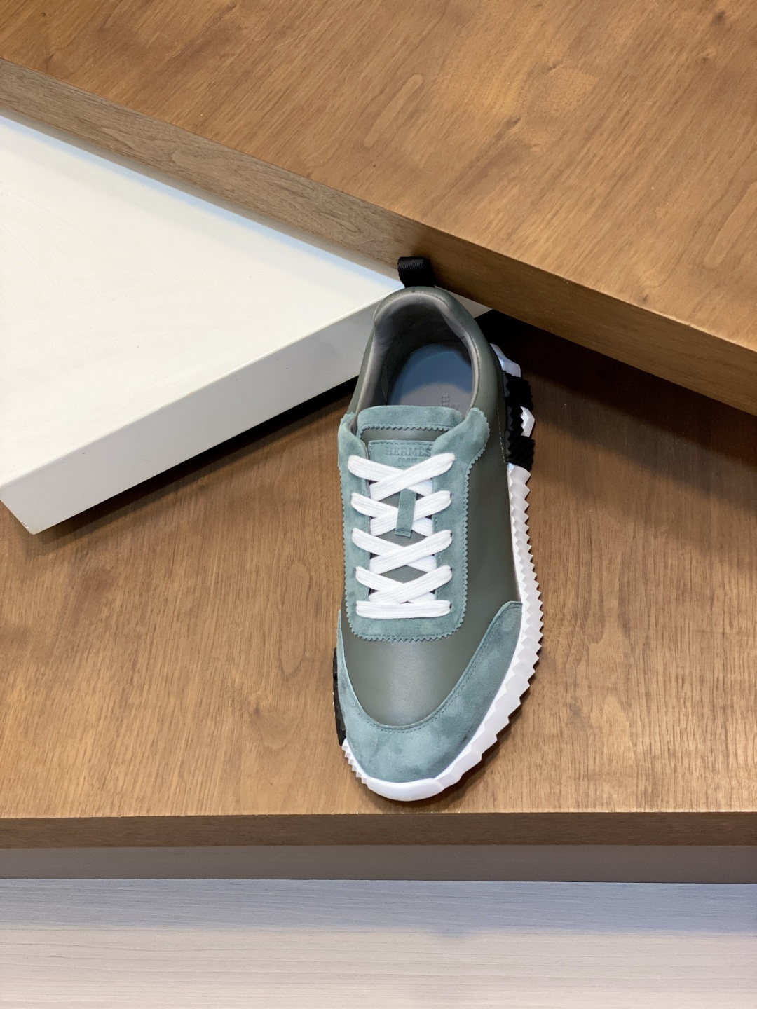 [Hermes] 에르메스 바운싱(Bouncing) 프리미엄 카프스킨 & 고트스킨 스니커즈 신발