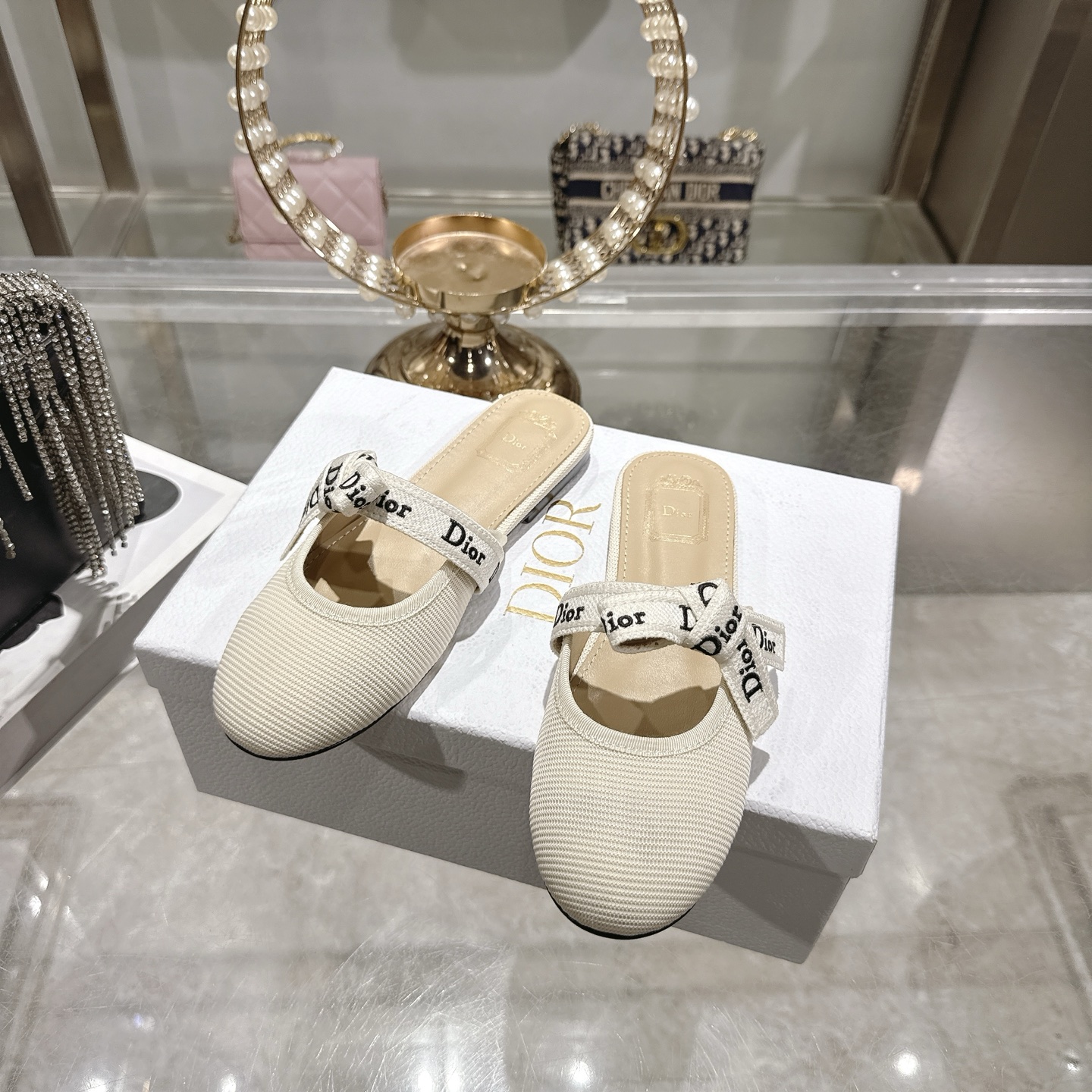 디올(DIOR) 리본 스트랩 메리제인 슬리퍼 신발