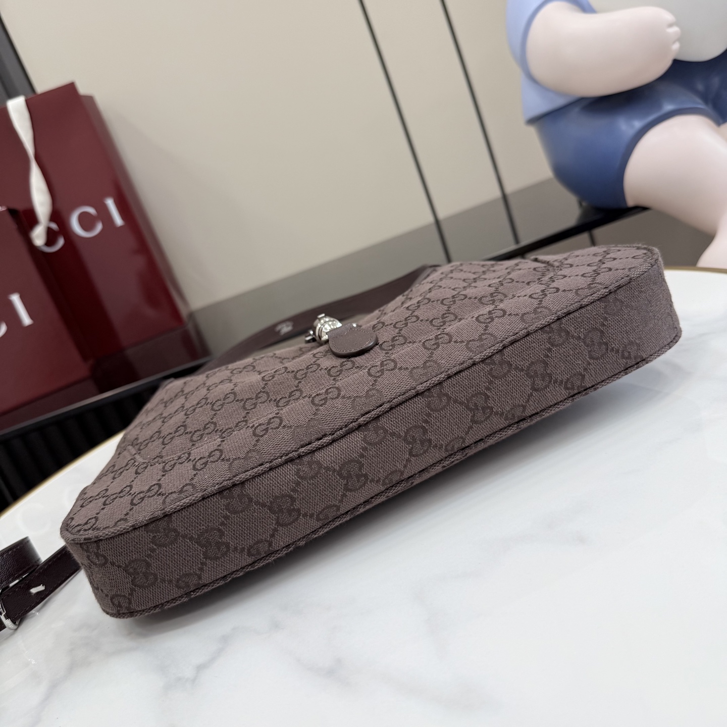 [Gucci] 구찌 26SS Jackie 재키 1961 GG 캔버스 숄더백 (다크 브라운) 가방