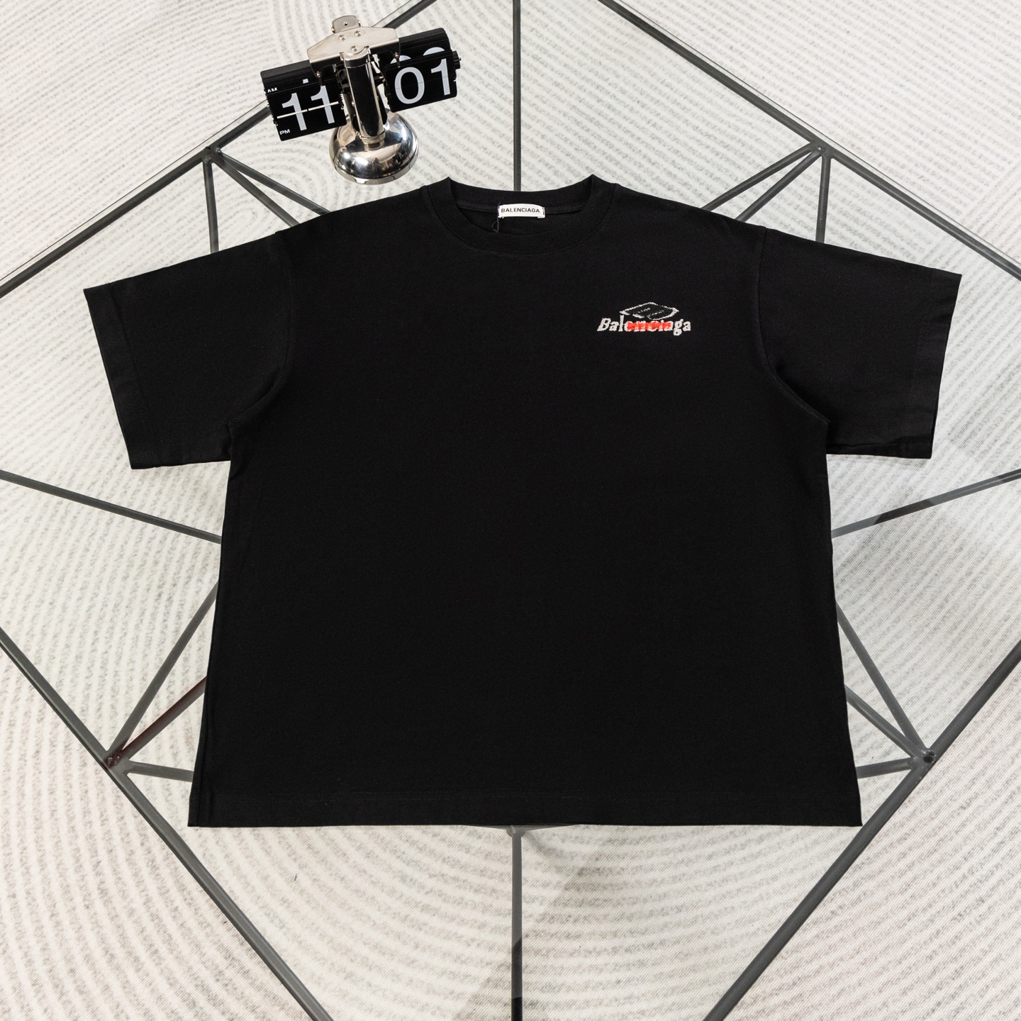 발렌시아가(BALENCIAGA) 레터링 자수 반팔 티셔츠 의류