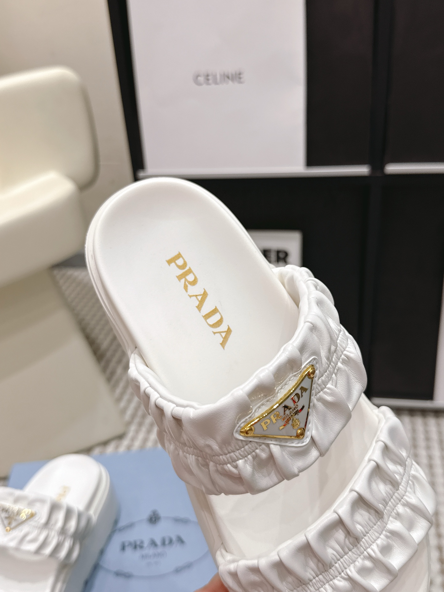 프라다(PRADA) 셔링 플랫폼 슬리퍼 신발