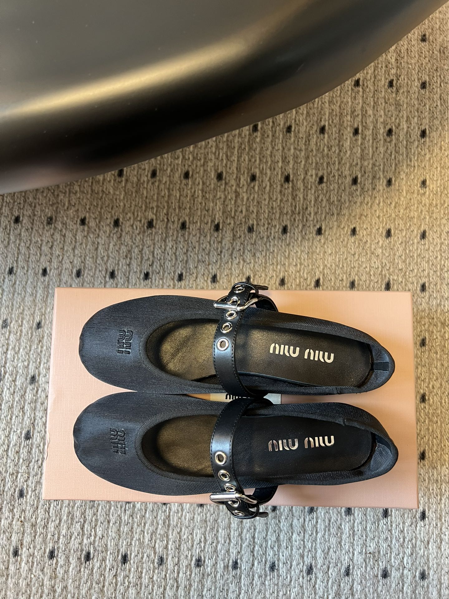미우미우(MIU MIU) 패브릭 메리제인 플랫슈즈 신발