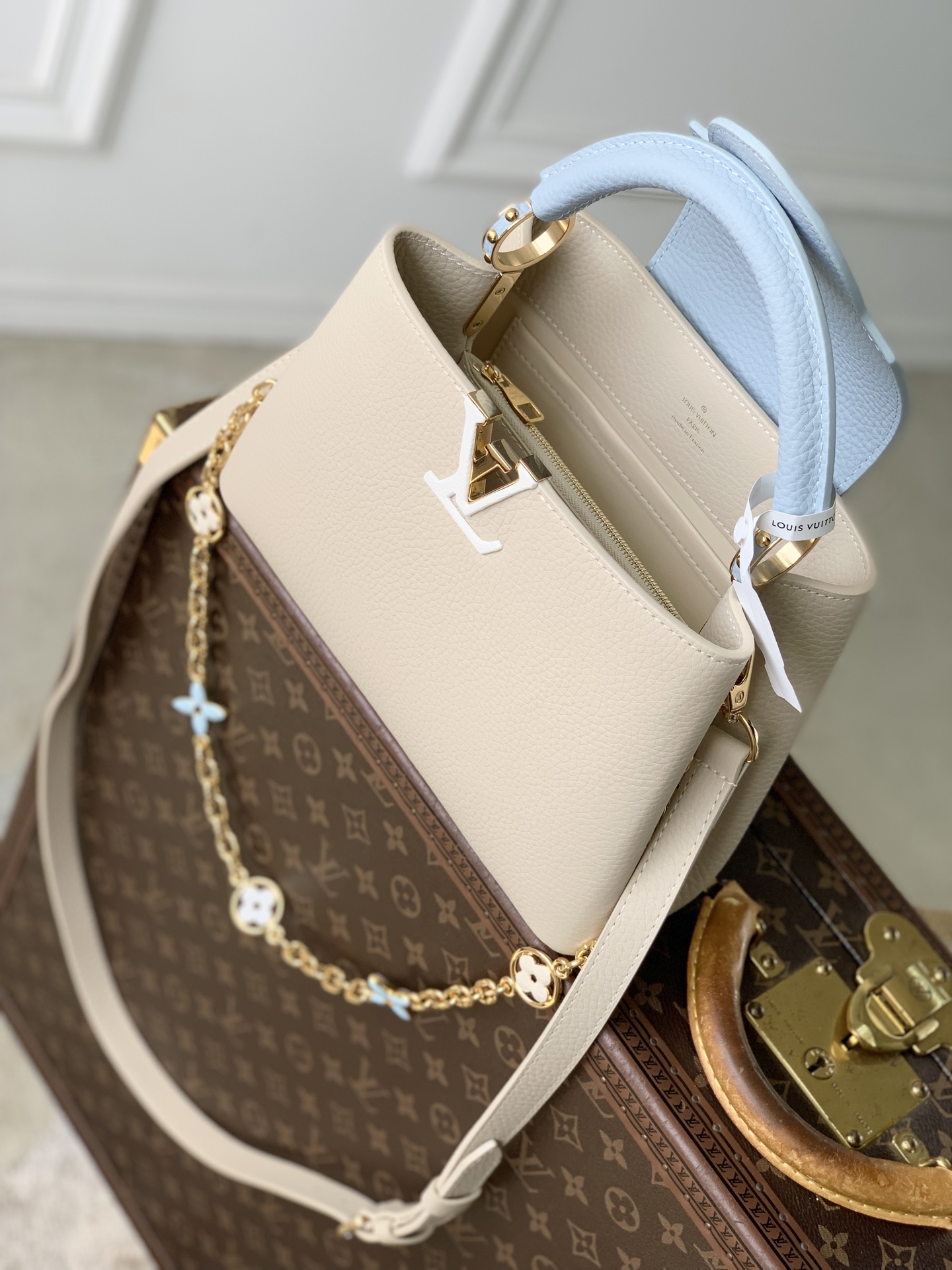 LOUIS VUITTON LV M2A443 루이비통 카푸신 소형 핸드백 (Capucines BB) 가방