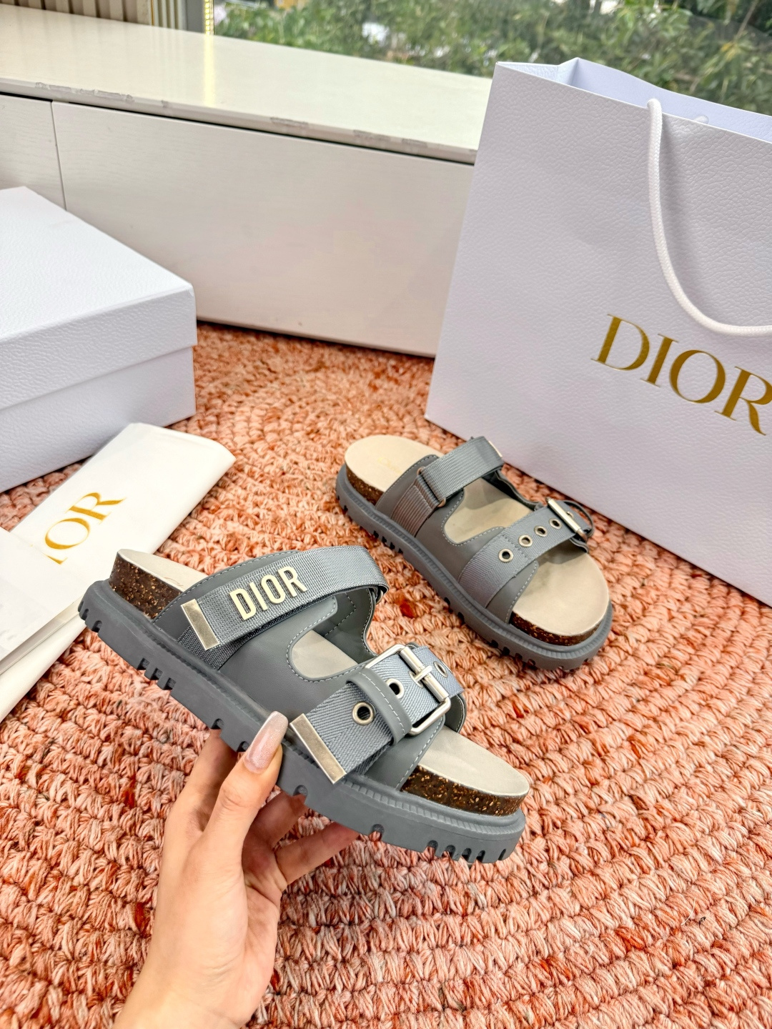 디올(DIOR) CD 버클 슬리퍼 신발