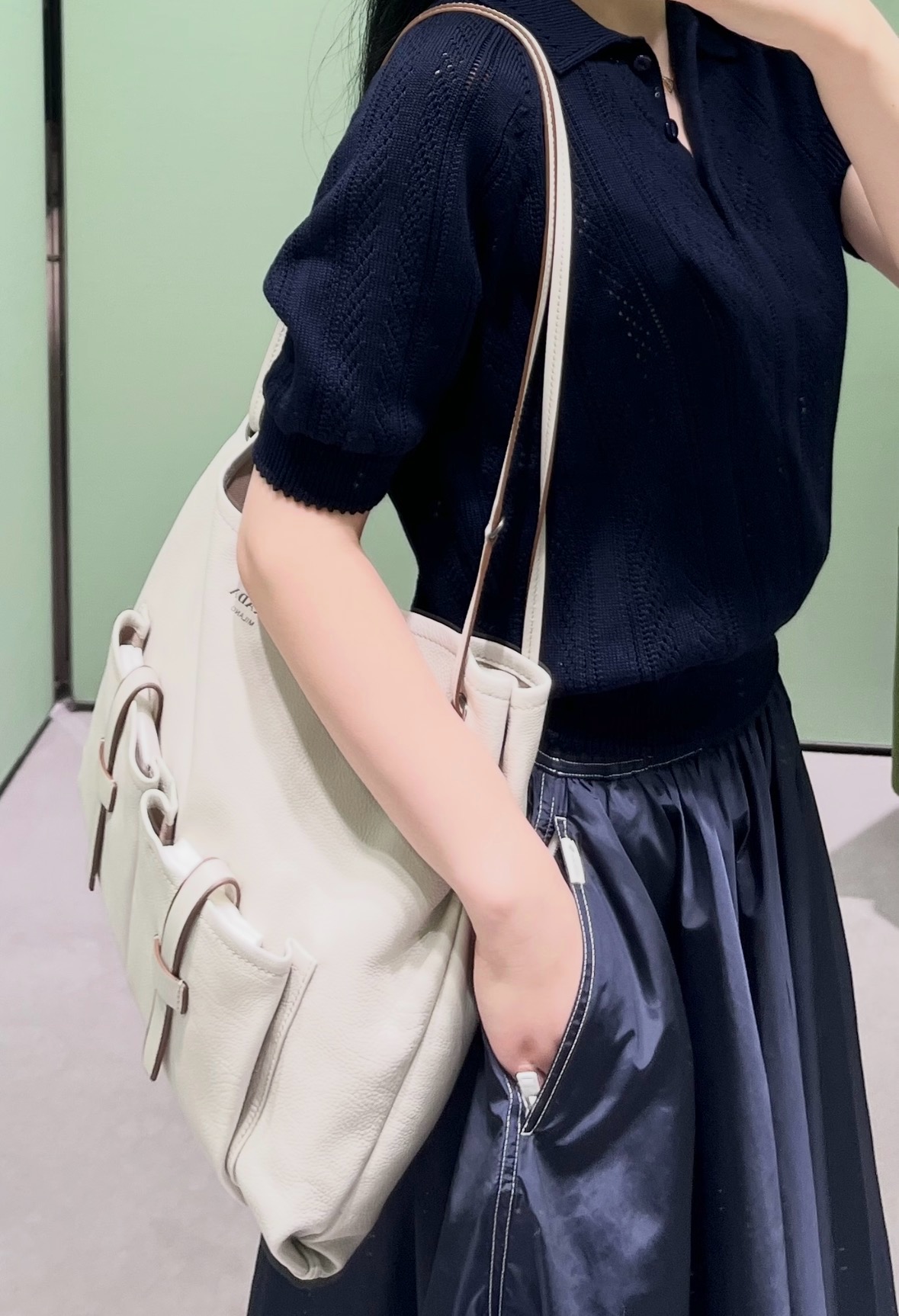 PRADA 프라다 26SS 네이비 콘트라스트 스티치 미디 스커트 치마 의류