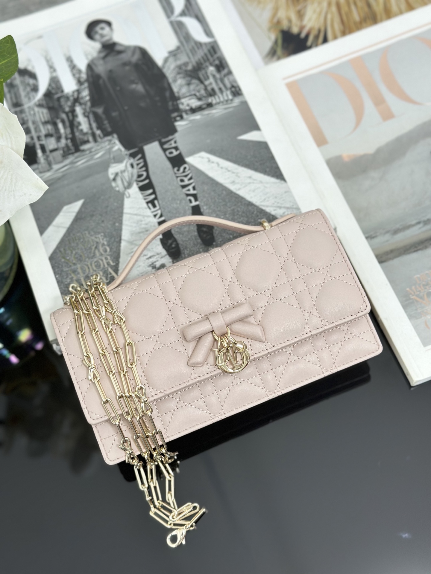 [Dior] 디올 미스 디올(Miss Dior) 보우 램스킨 탑핸들 체인 파우치 (WOC) 가방