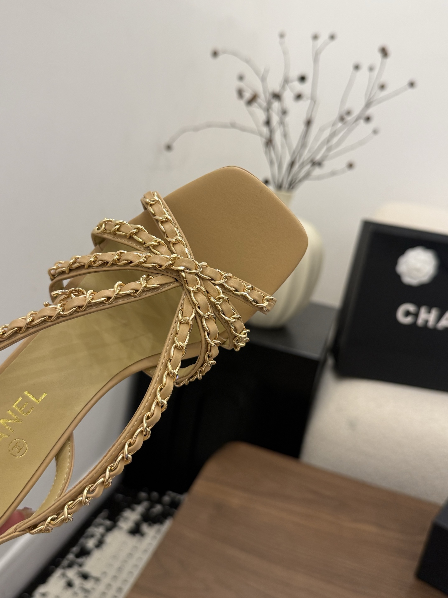 샤넬(CHANEL) 체인 스트랩 하이힐 샌들 신발