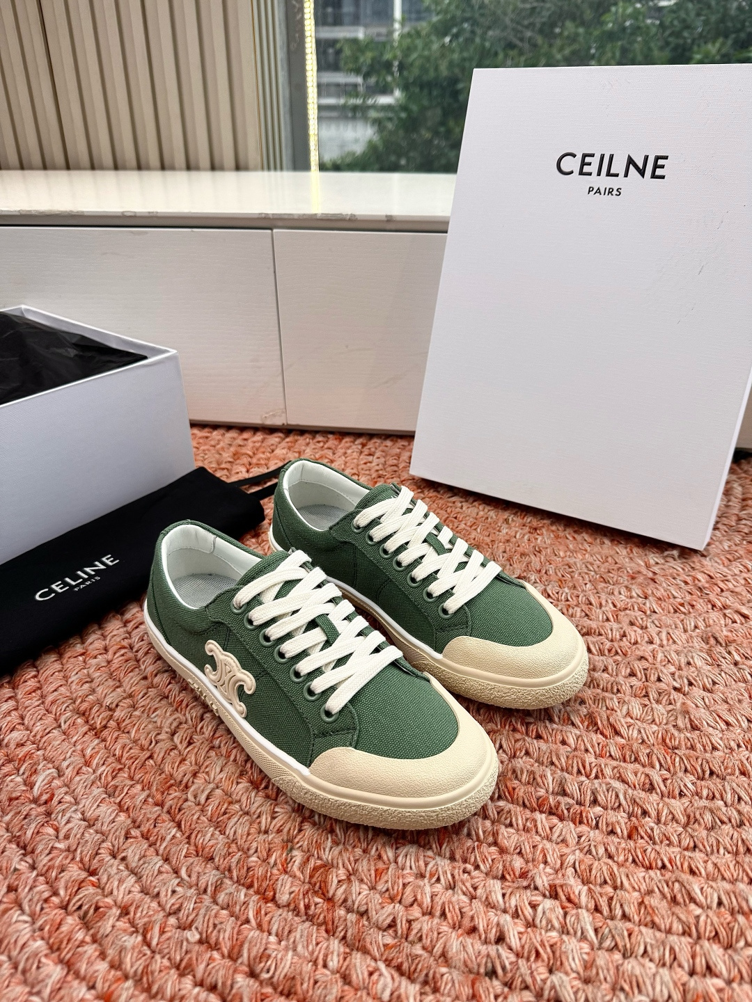 셀린느(CELINE) 트리오페 로고 스니커즈 신발