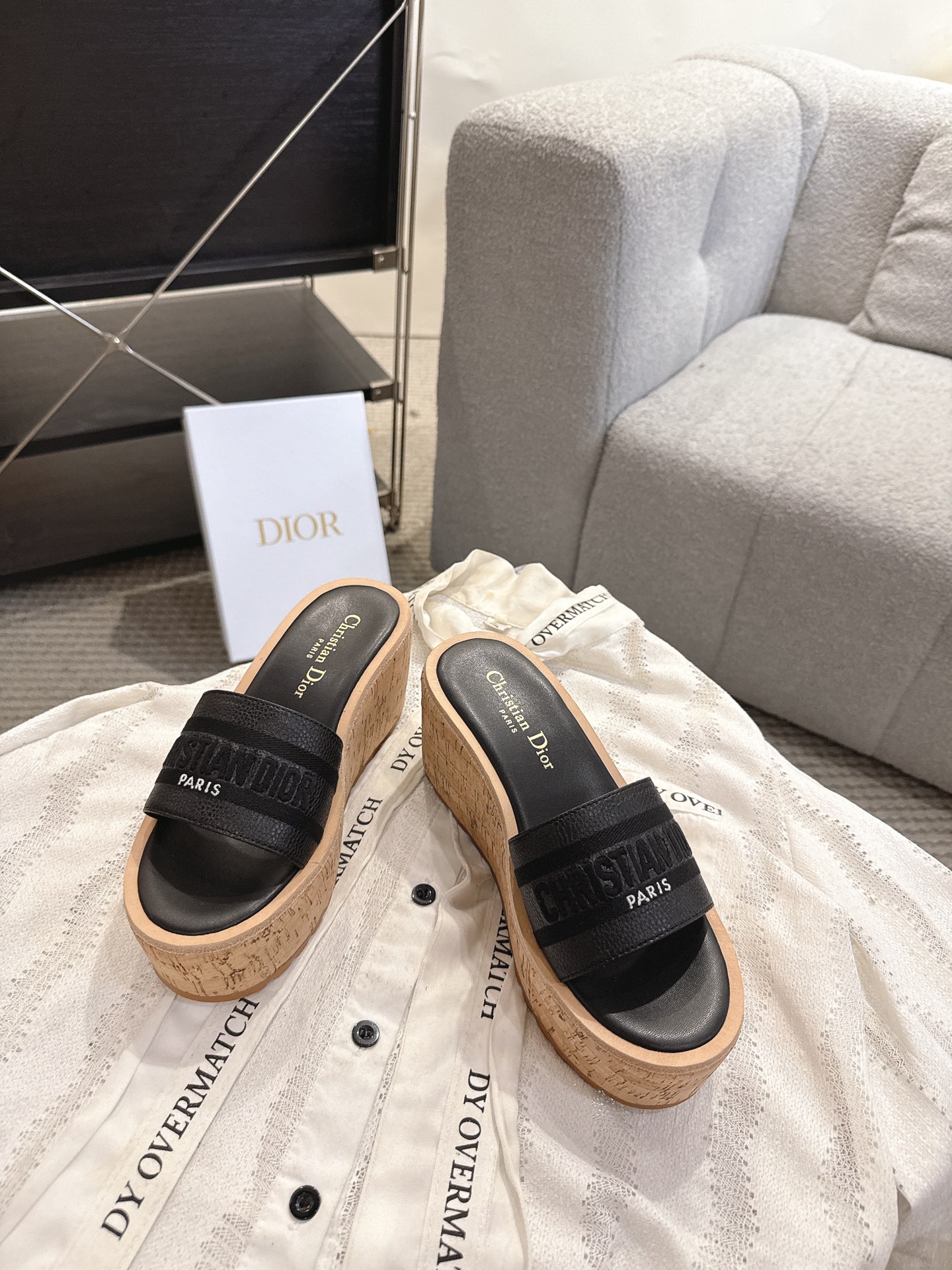디올(DIOR) 로고 자수 플랫폼 웨지 슬리퍼 신발