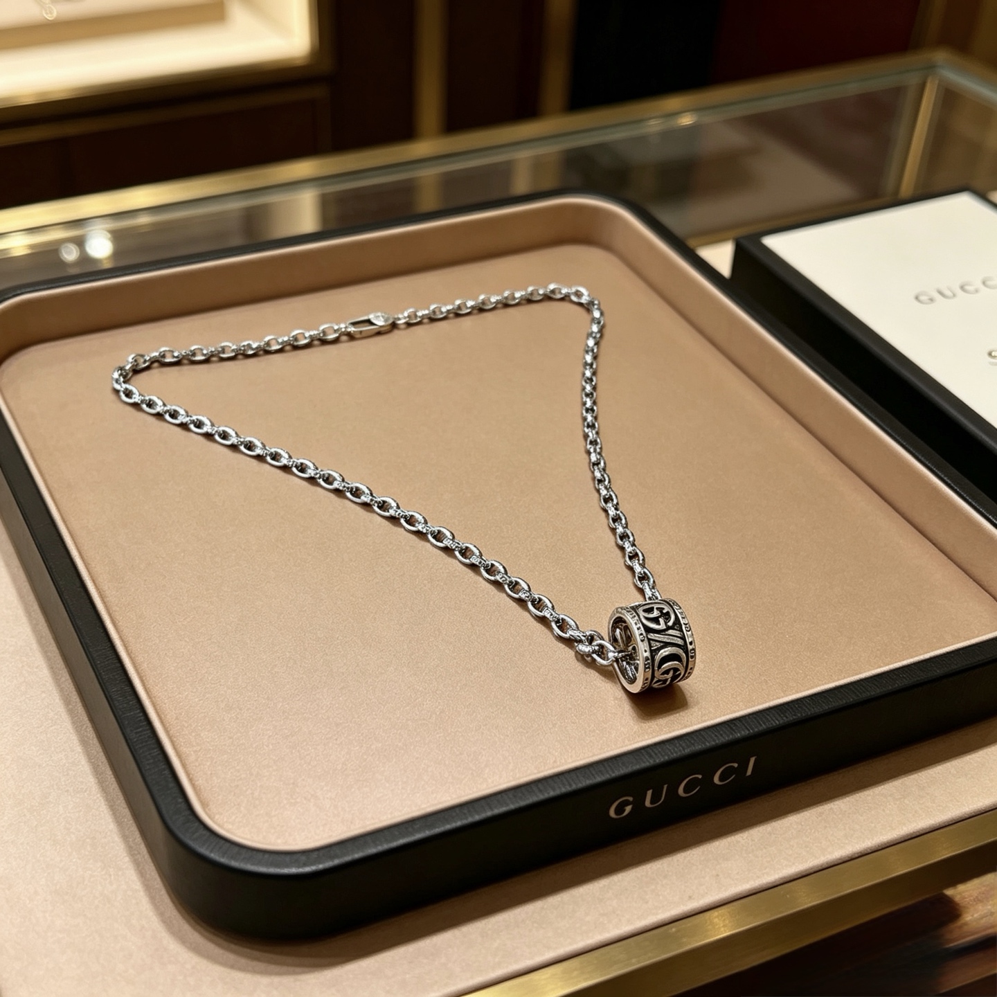 구찌(GUCCI) 더블 G 아트 펜던트 목걸이 악세사리