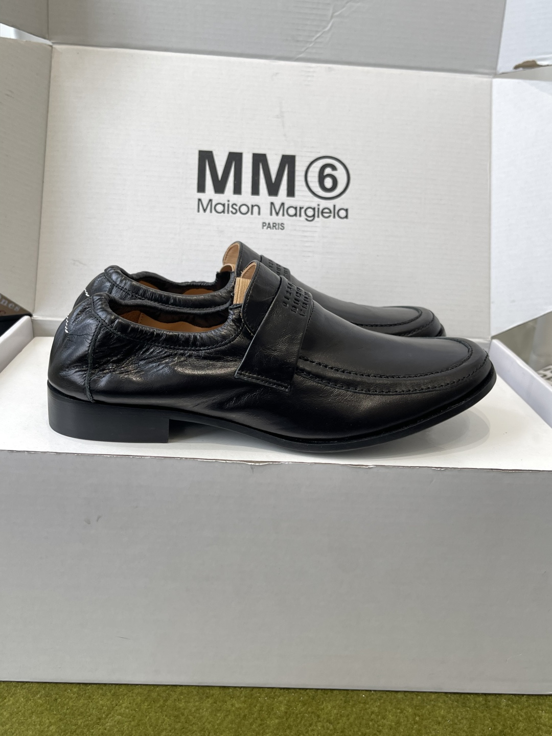 메종 마르지엘라(Maison Margiela) 애플 토 로고 2WAY 로퍼