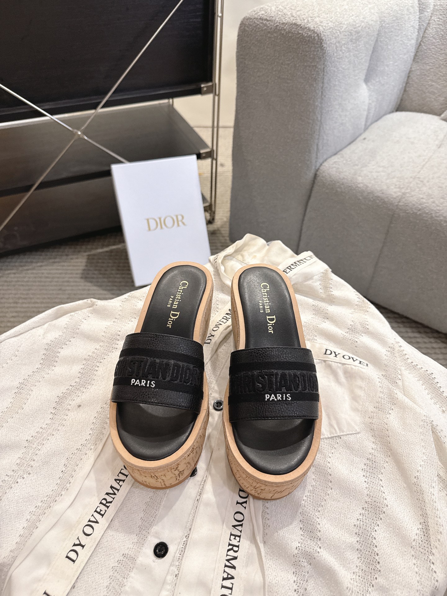 디올(DIOR) 로고 자수 플랫폼 웨지 슬리퍼 신발