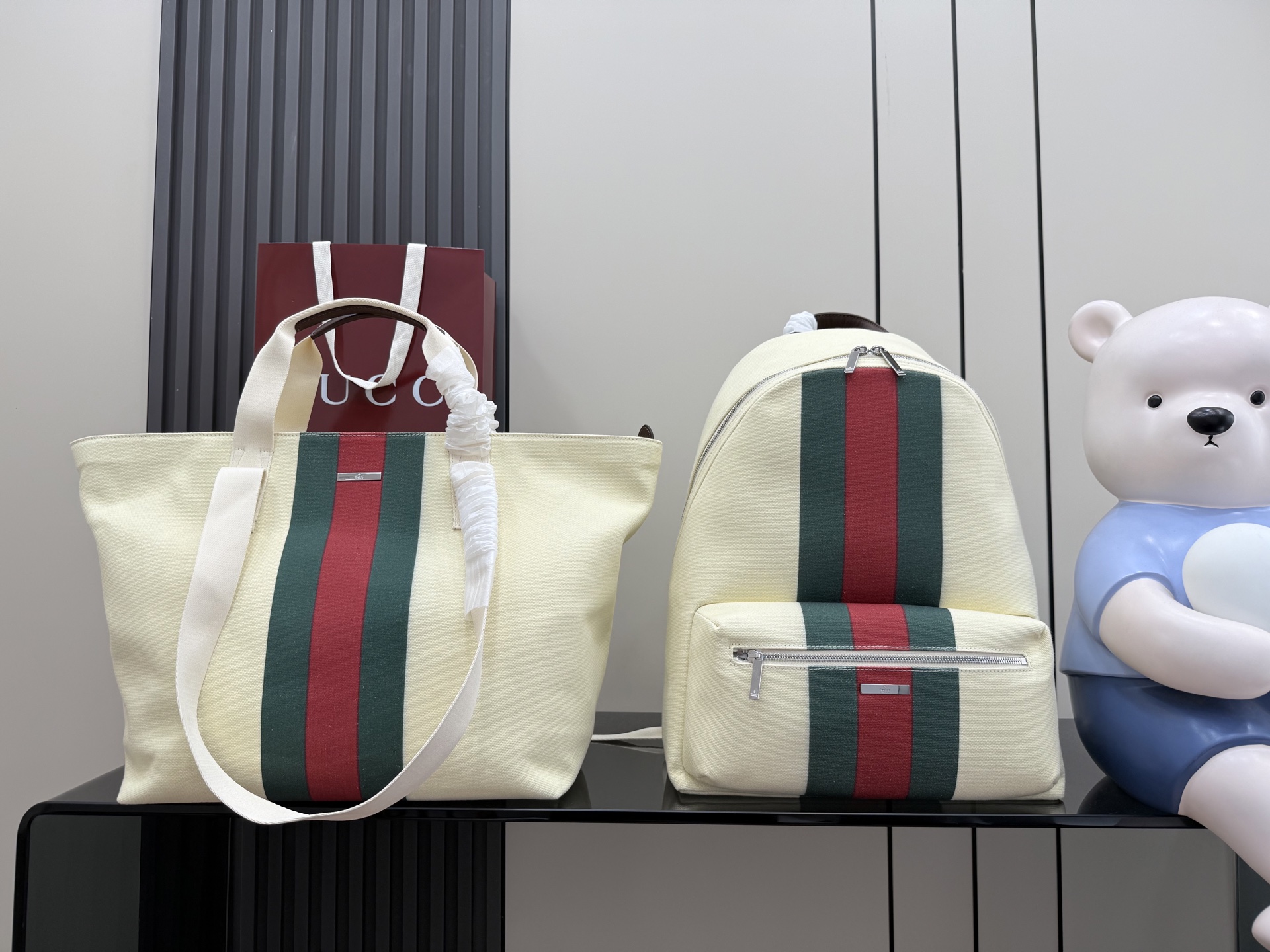 GUCCI 구찌 Generation 제너레이션 GG 웹 캔버스 토트백 가방