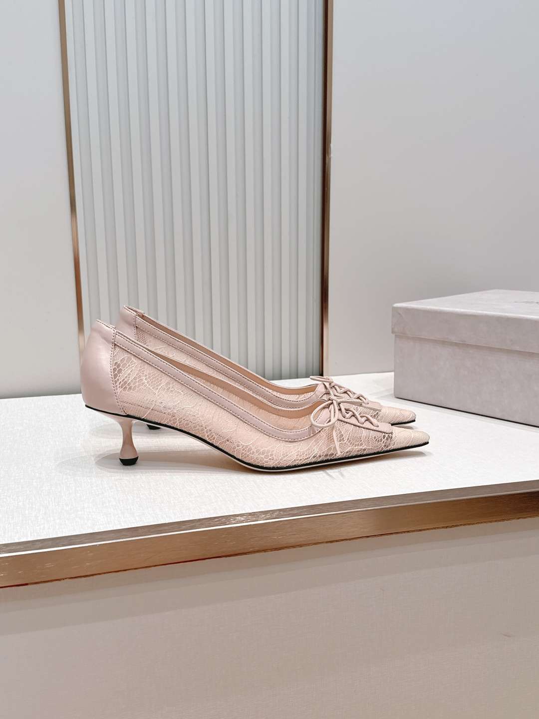 지미추(Jimmy Choo) 레이스업 레이스 포인티드토 펌프스 신발
