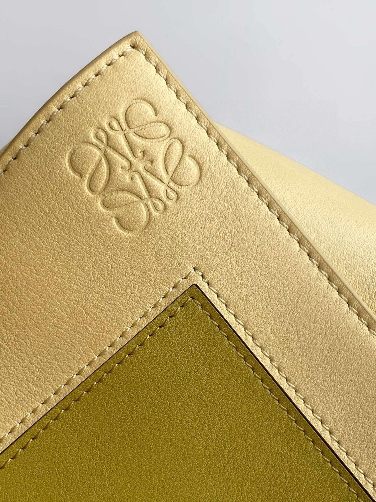 Loewe 로에베 퍼즐(Puzzle) 스몰 나파 소가죽 핸드백 (조셉 앨버스 콜라보 에디션) 가방