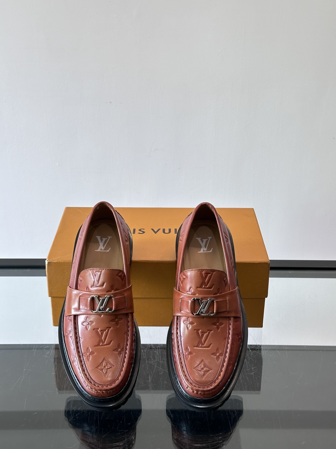 [Louis Vuitton] LV 루이비통 모노그램 레더 로퍼 구두 신발